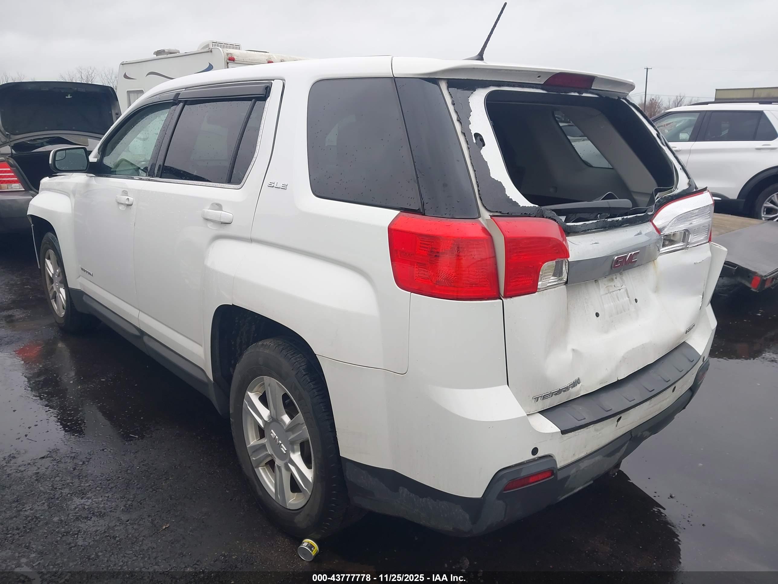 GMC TERRAIN image 3