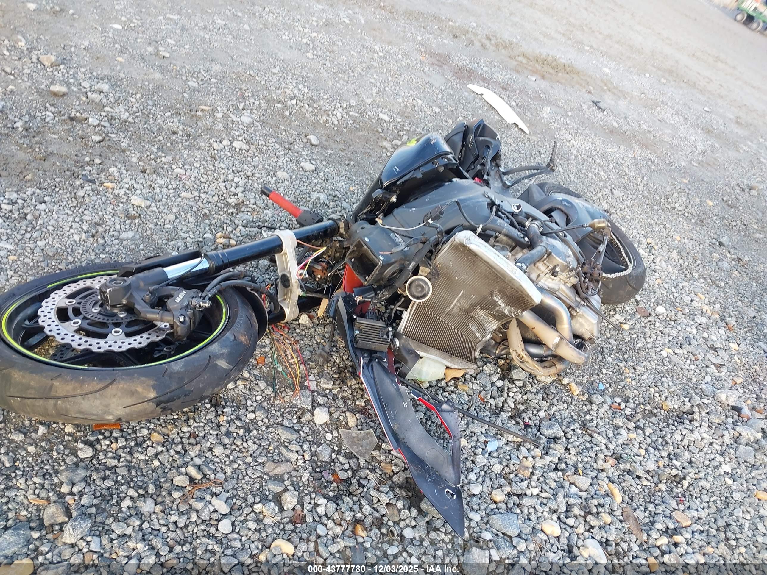 KAWASAKI ZX636 image 2