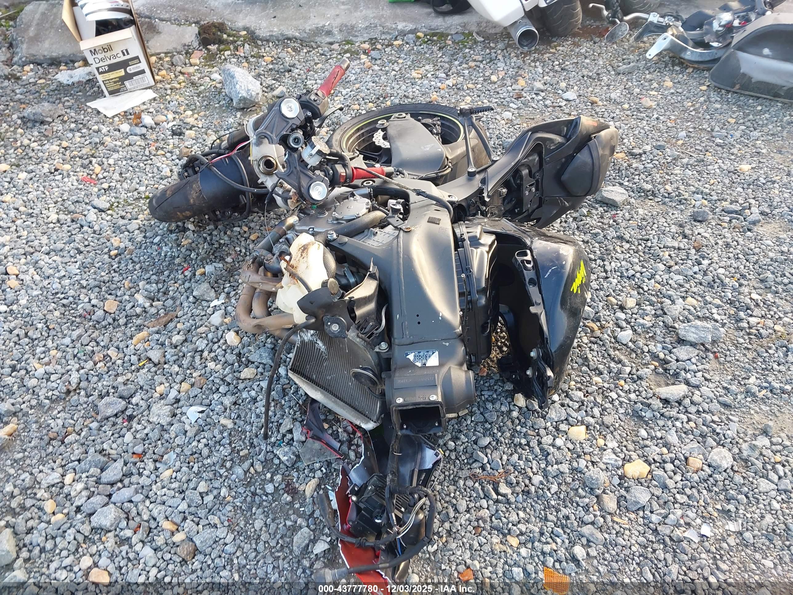 KAWASAKI ZX636 image 5