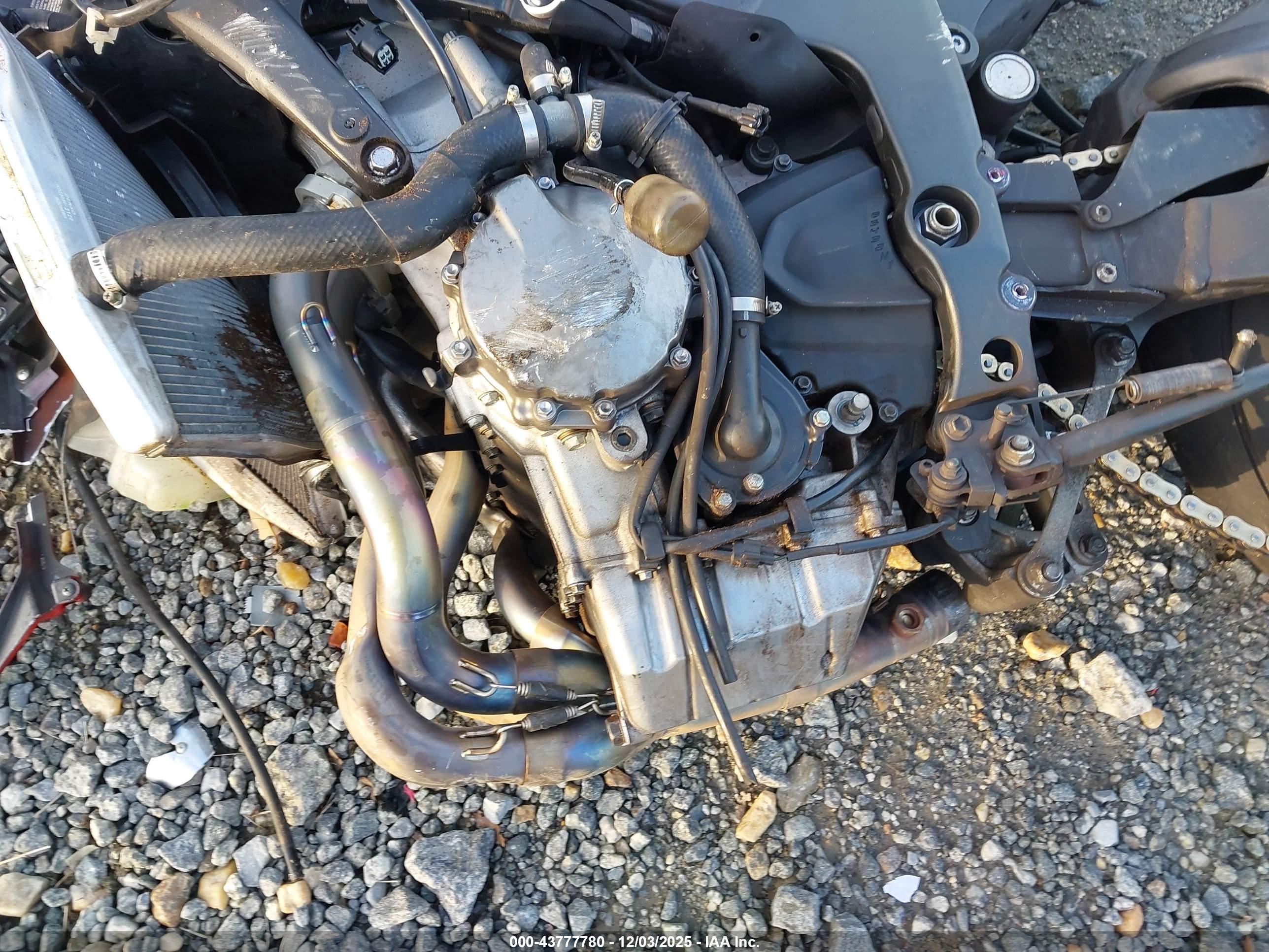 KAWASAKI ZX636 image 9