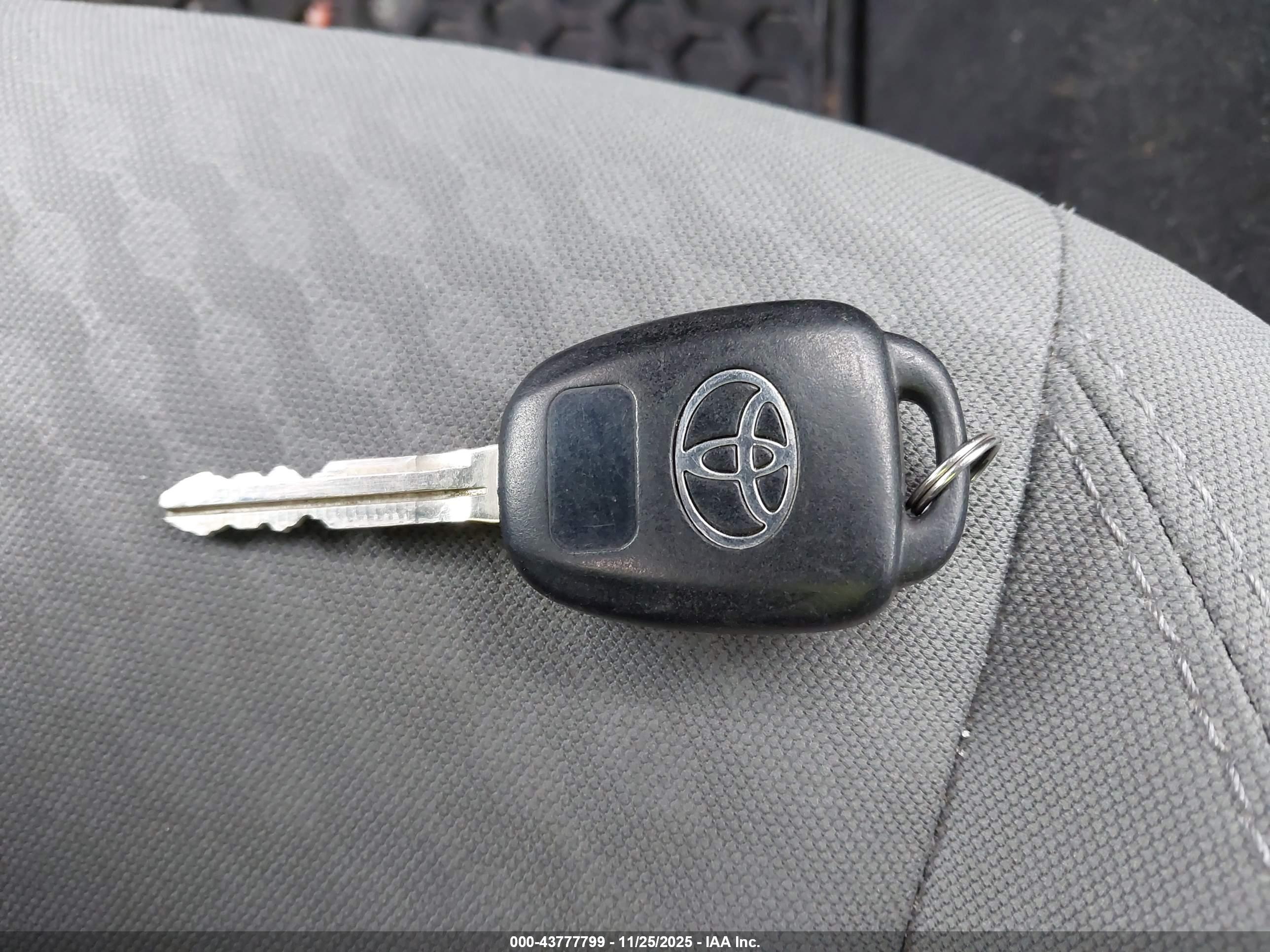 TOYOTA TACOMA image 11