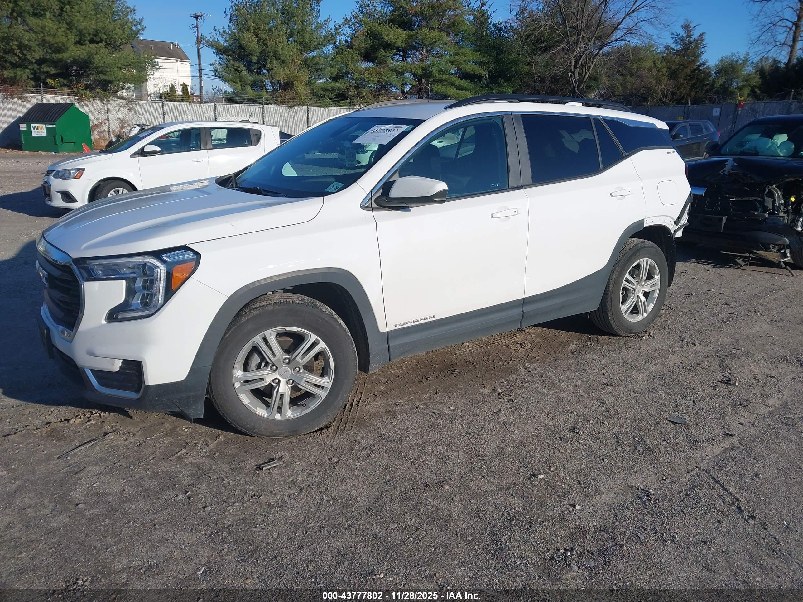 GMC TERRAIN image 2