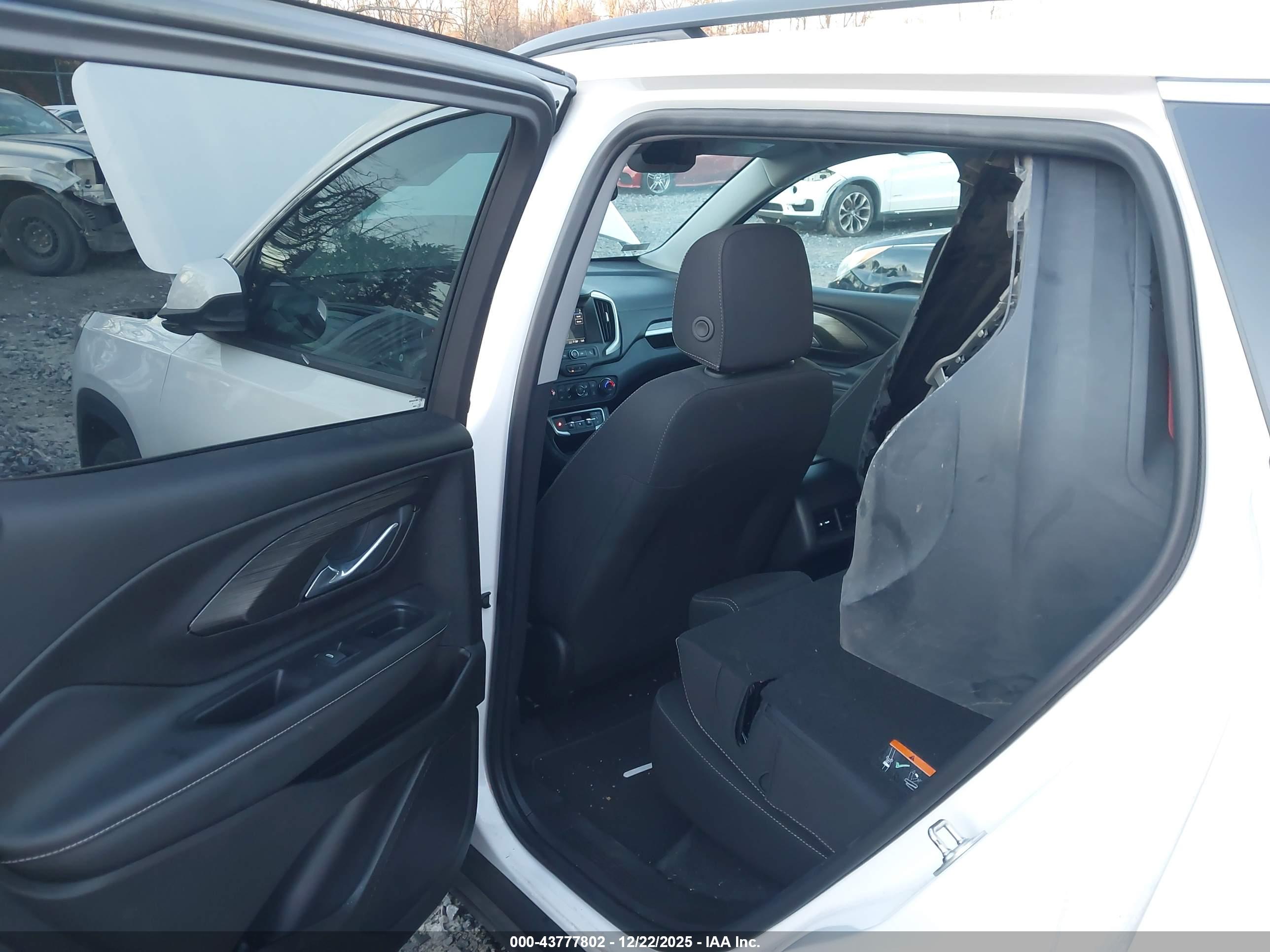 GMC TERRAIN image 8