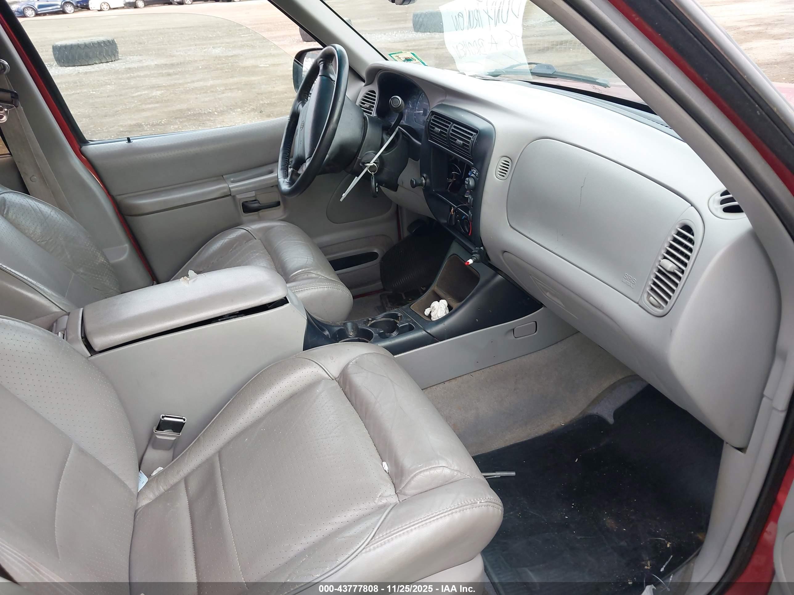 MERCURY MOUNTAINEER image 5