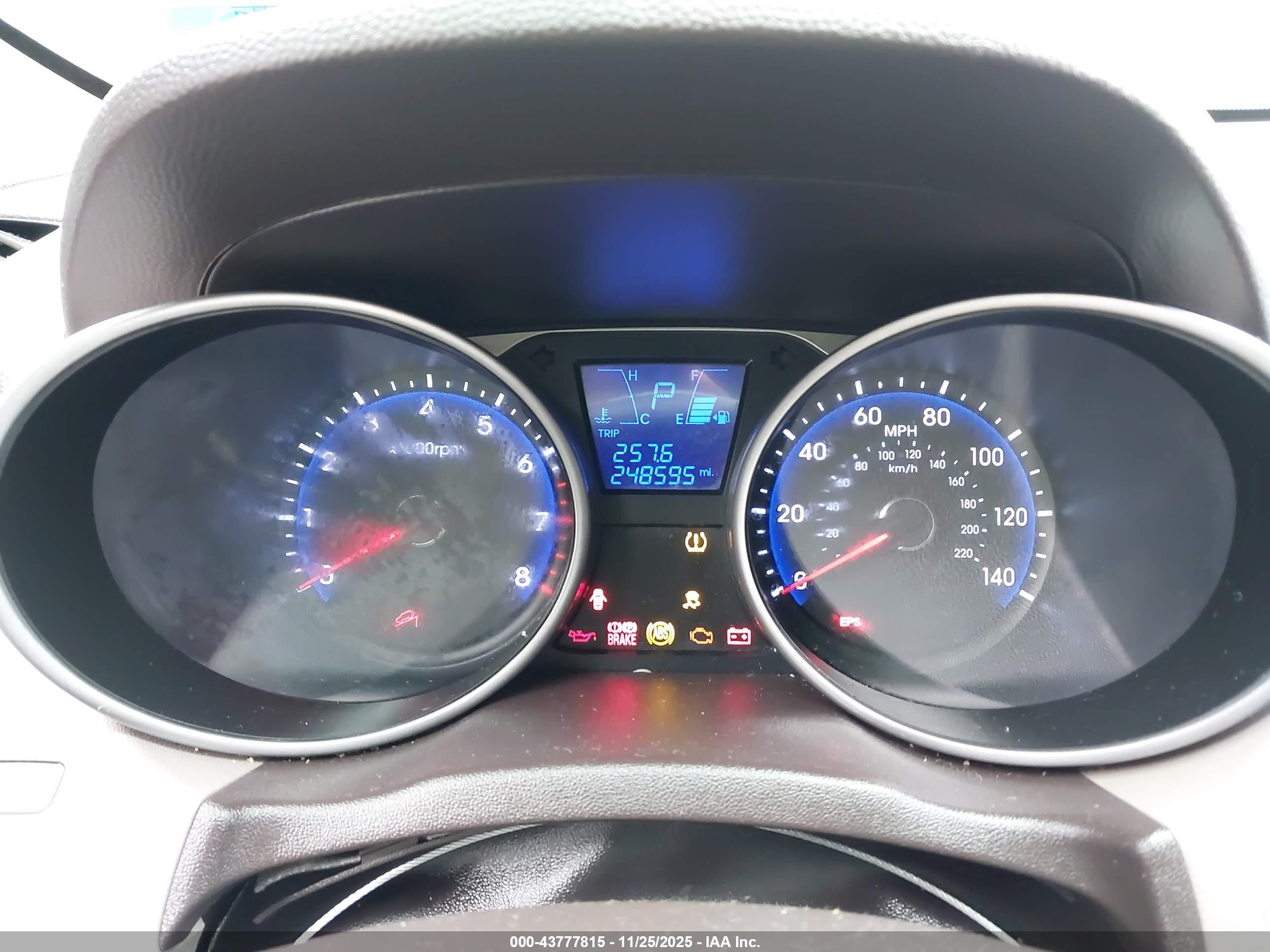 HYUNDAI TUCSON image 7