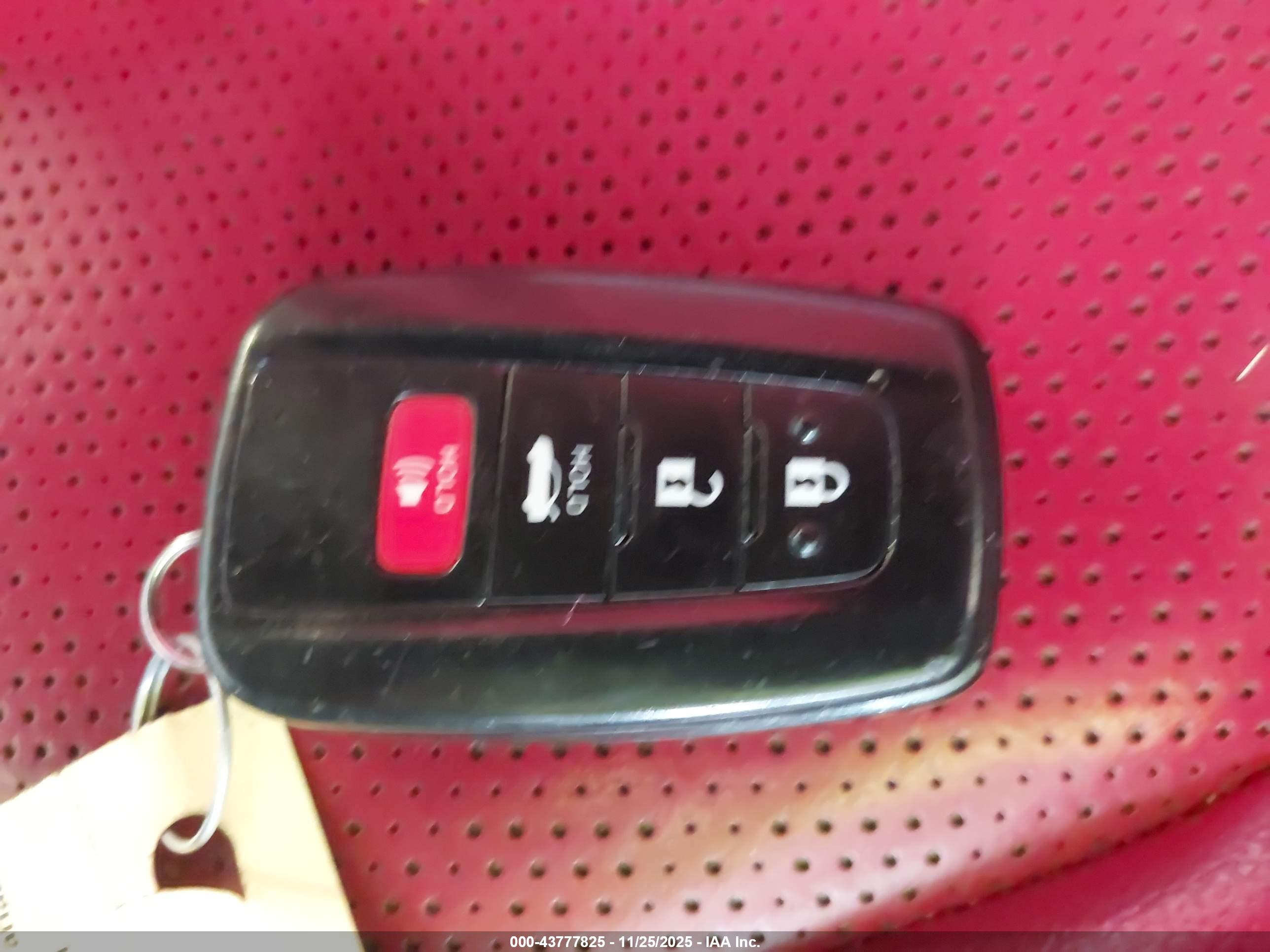TOYOTA CAMRY image 11