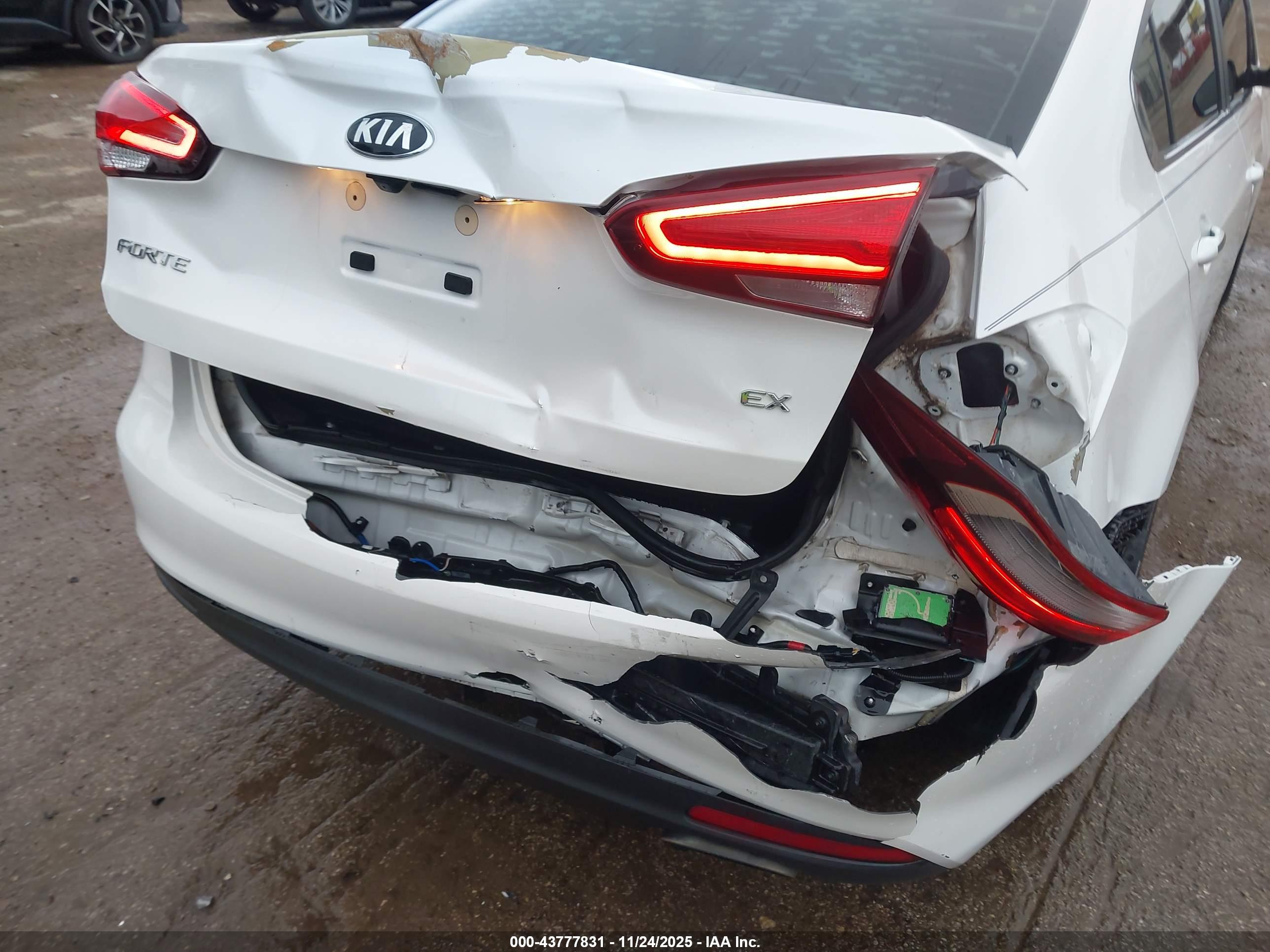 KIA FORTE image 6