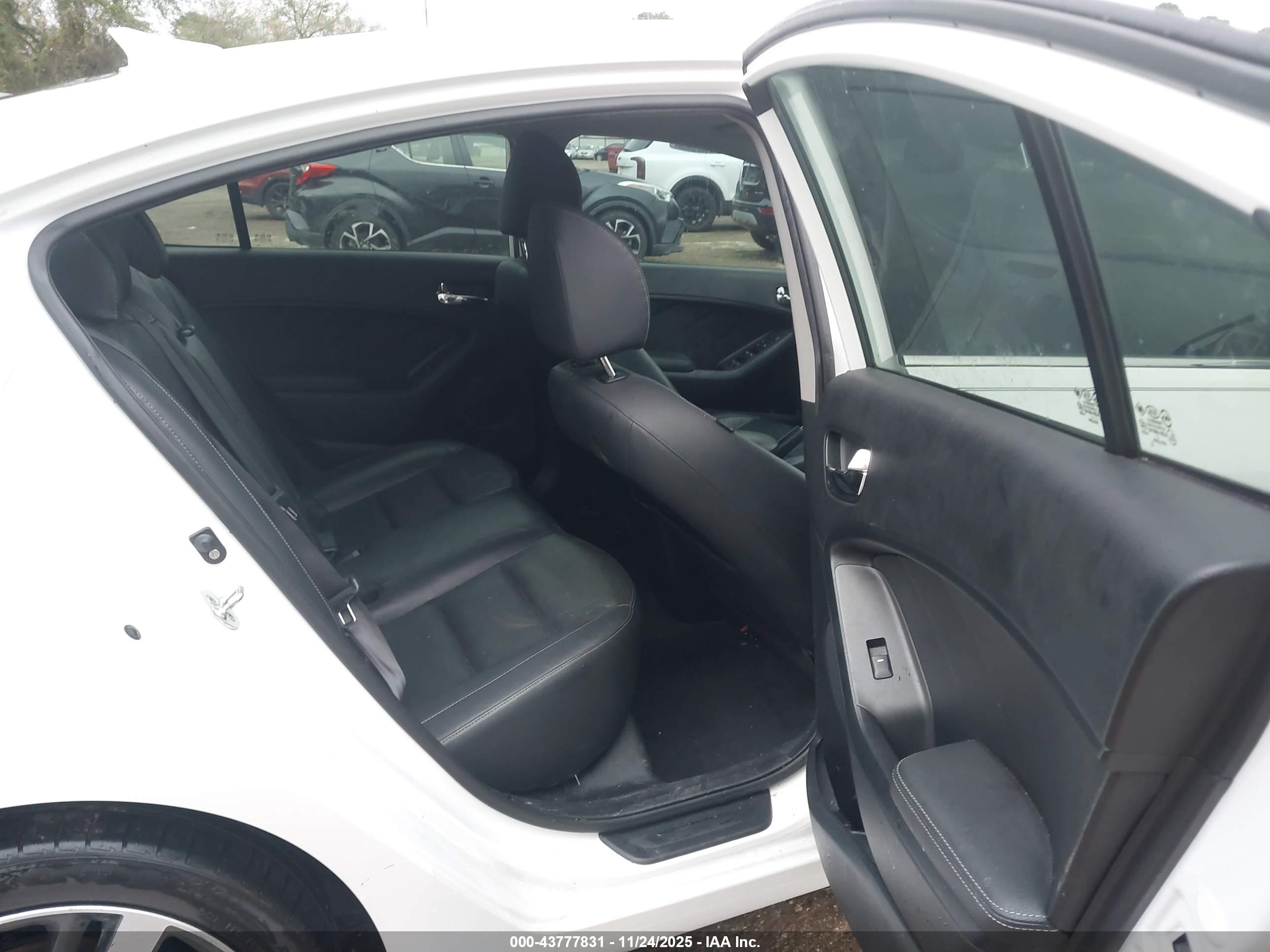 KIA FORTE image 8