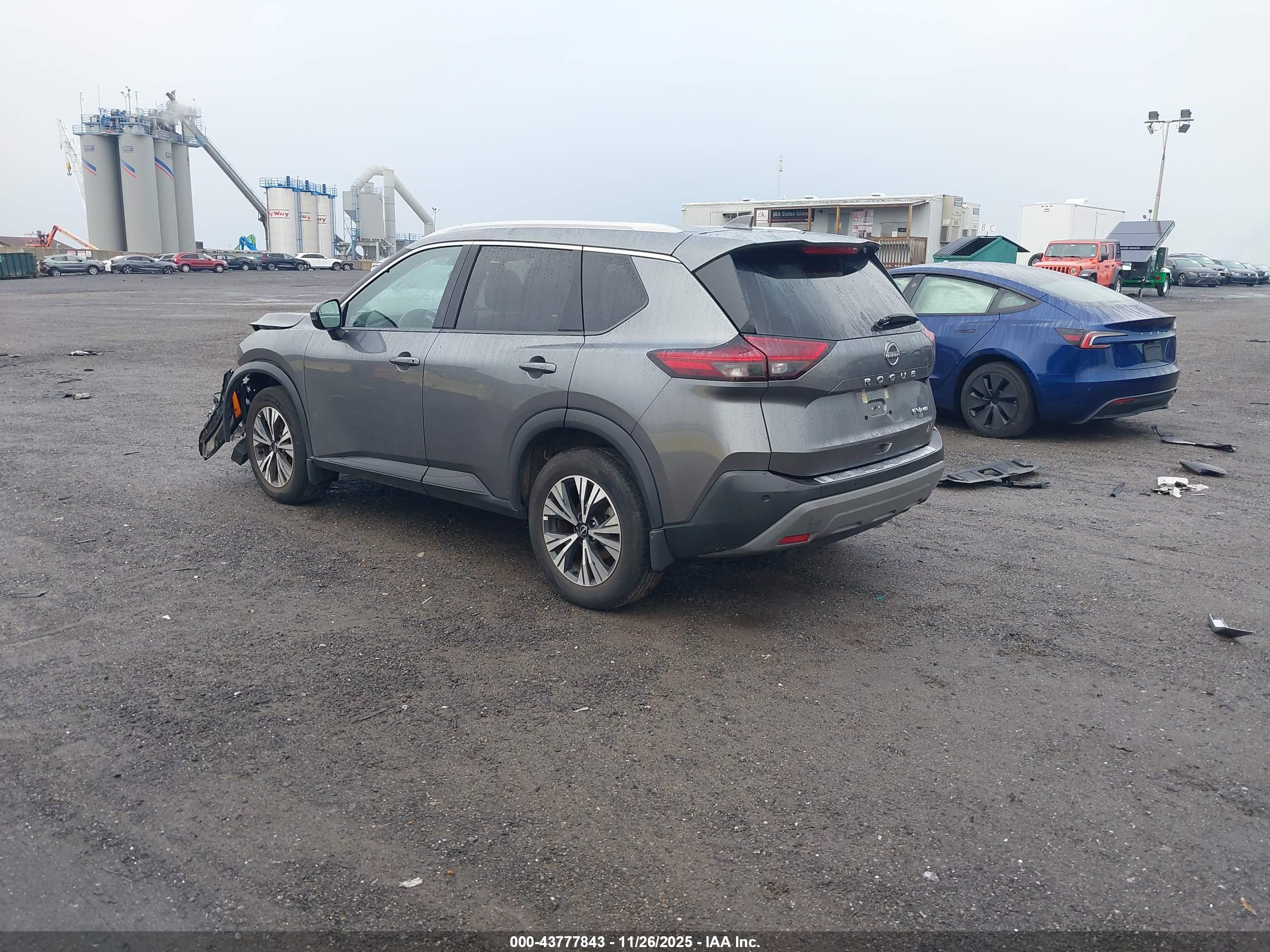 NISSAN ROGUE image 3