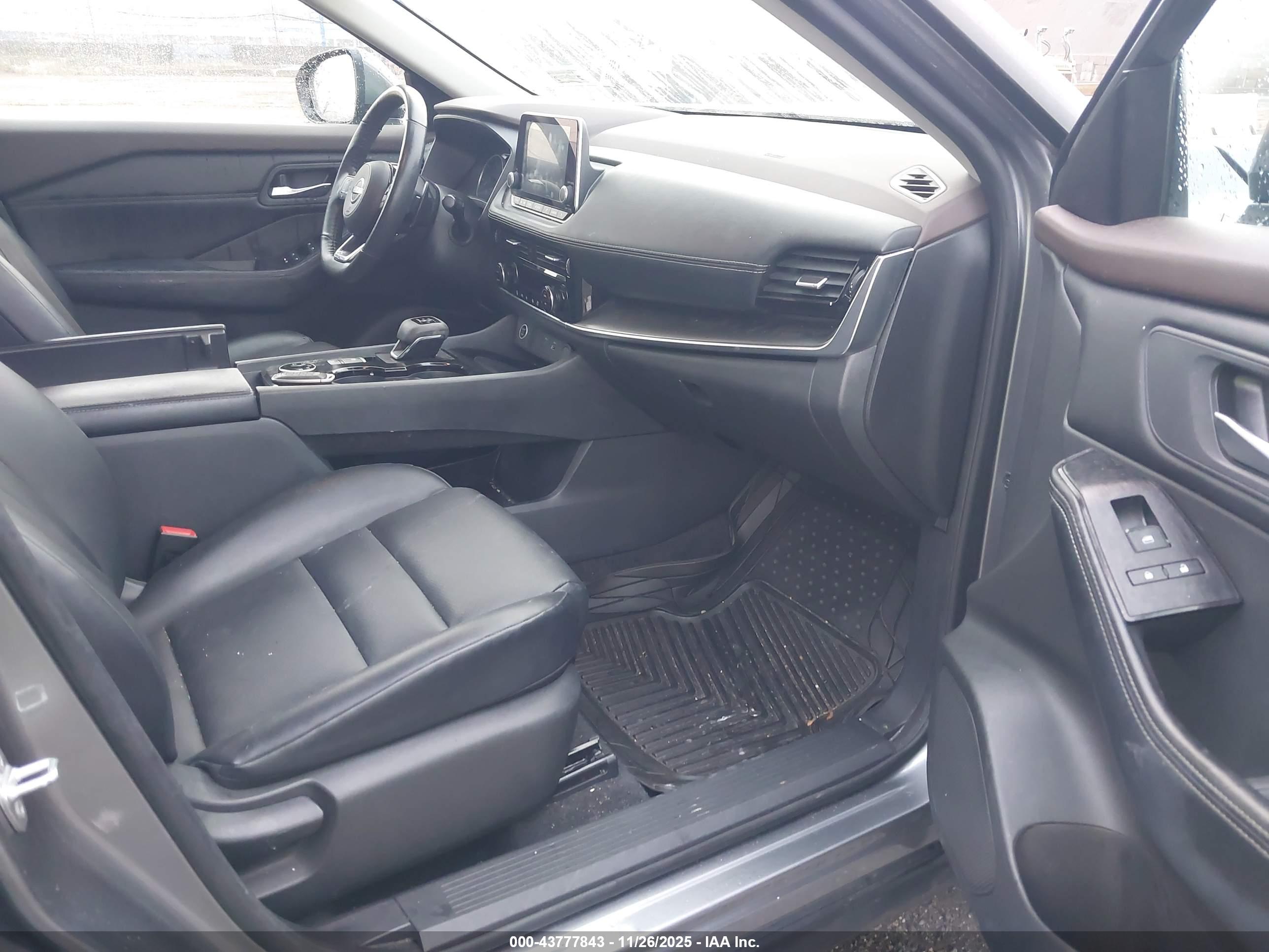 NISSAN ROGUE image 5