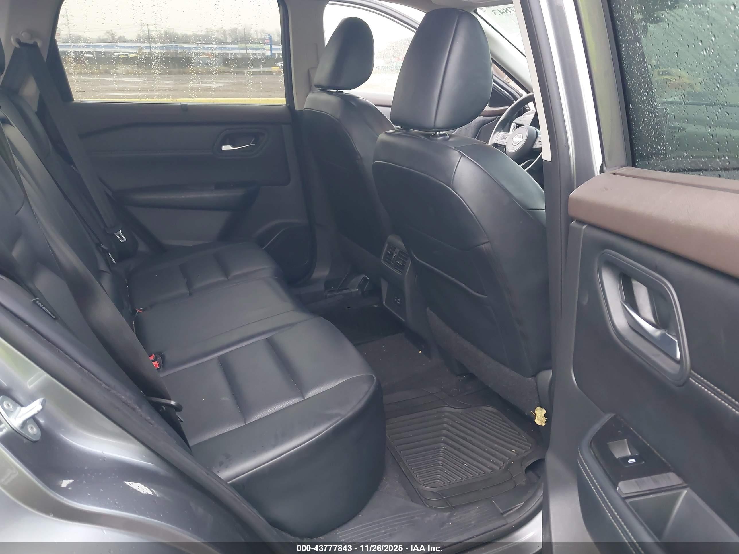 NISSAN ROGUE image 8