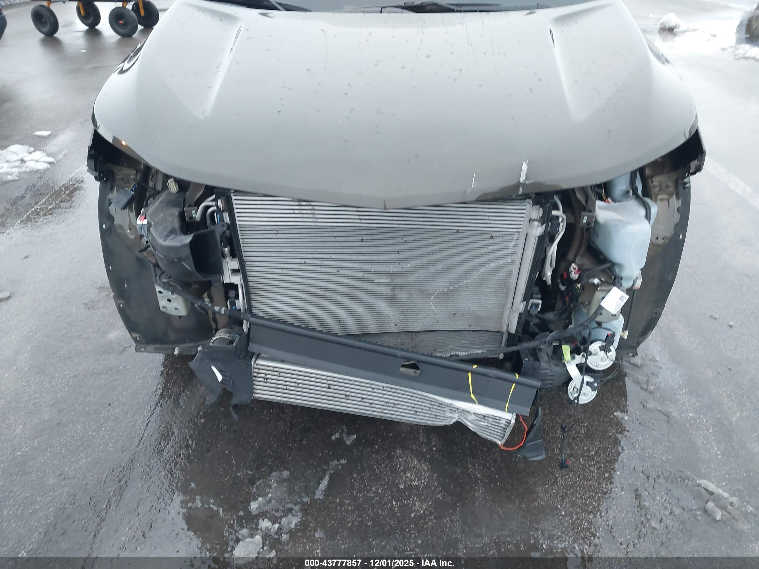 CHEVROLET EQUINOX image 6