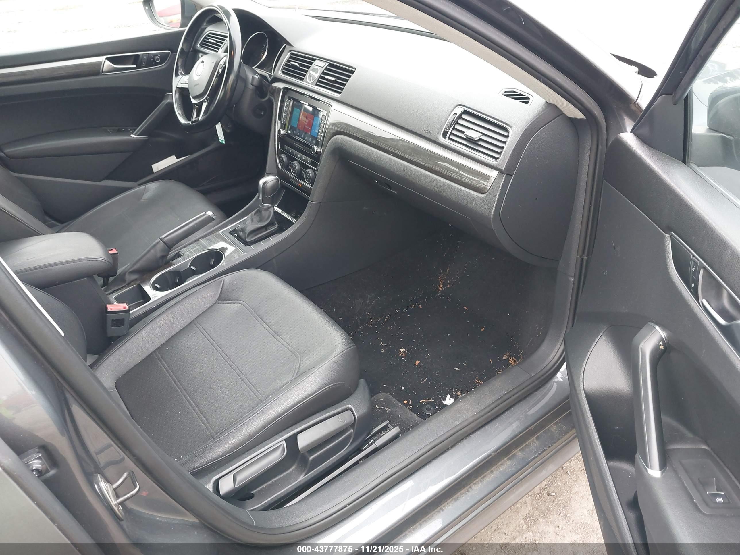 VOLKSWAGEN PASSAT image 5