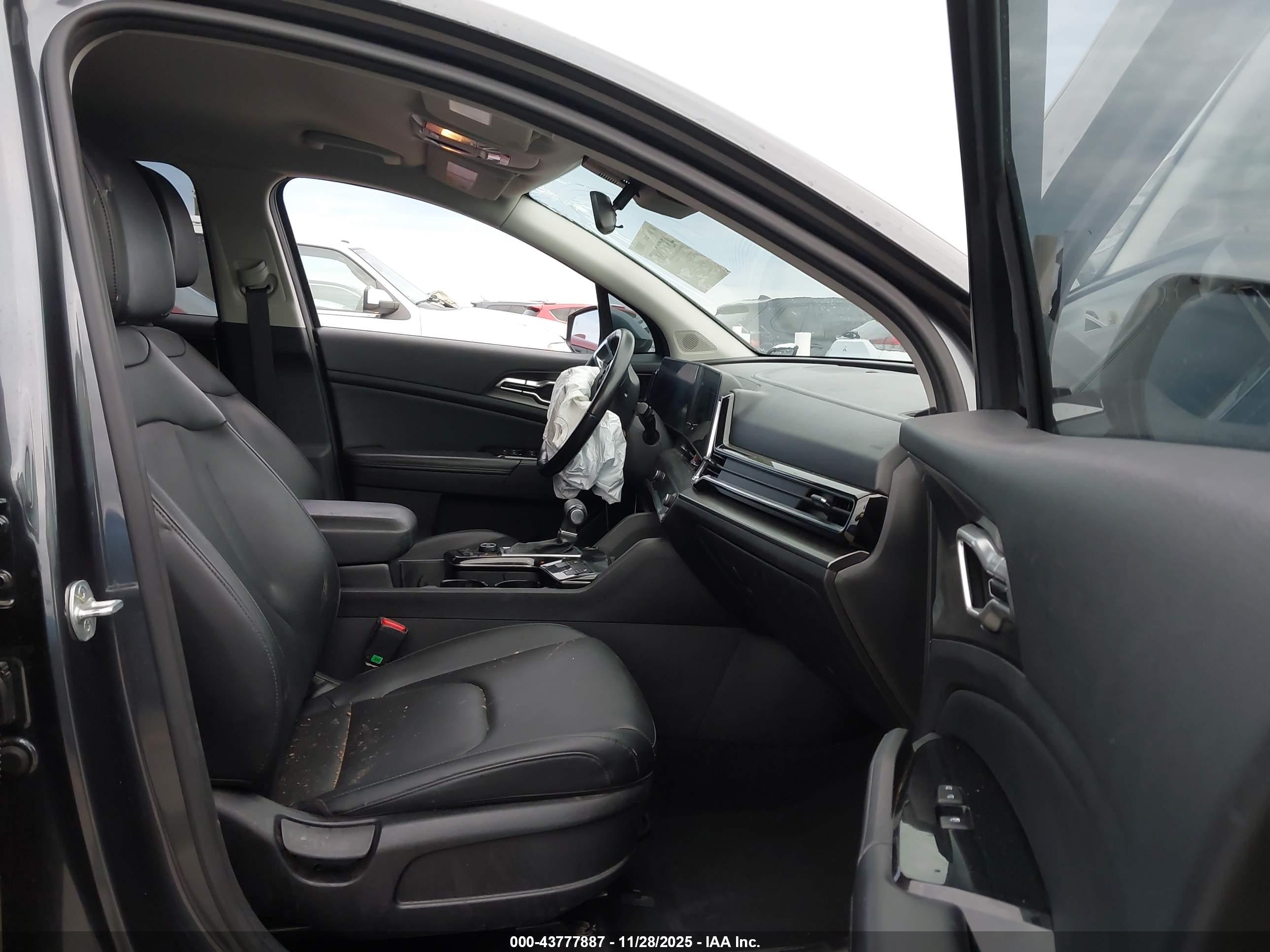 KIA SPORTAGE image 5
