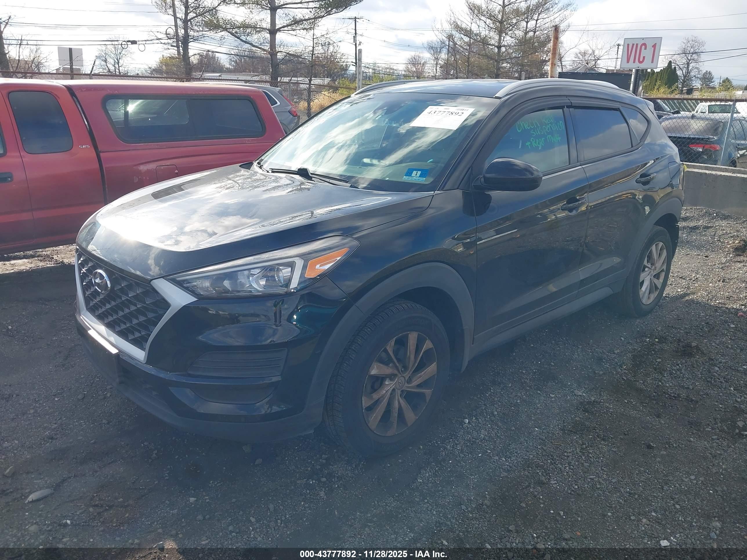 HYUNDAI TUCSON image 2