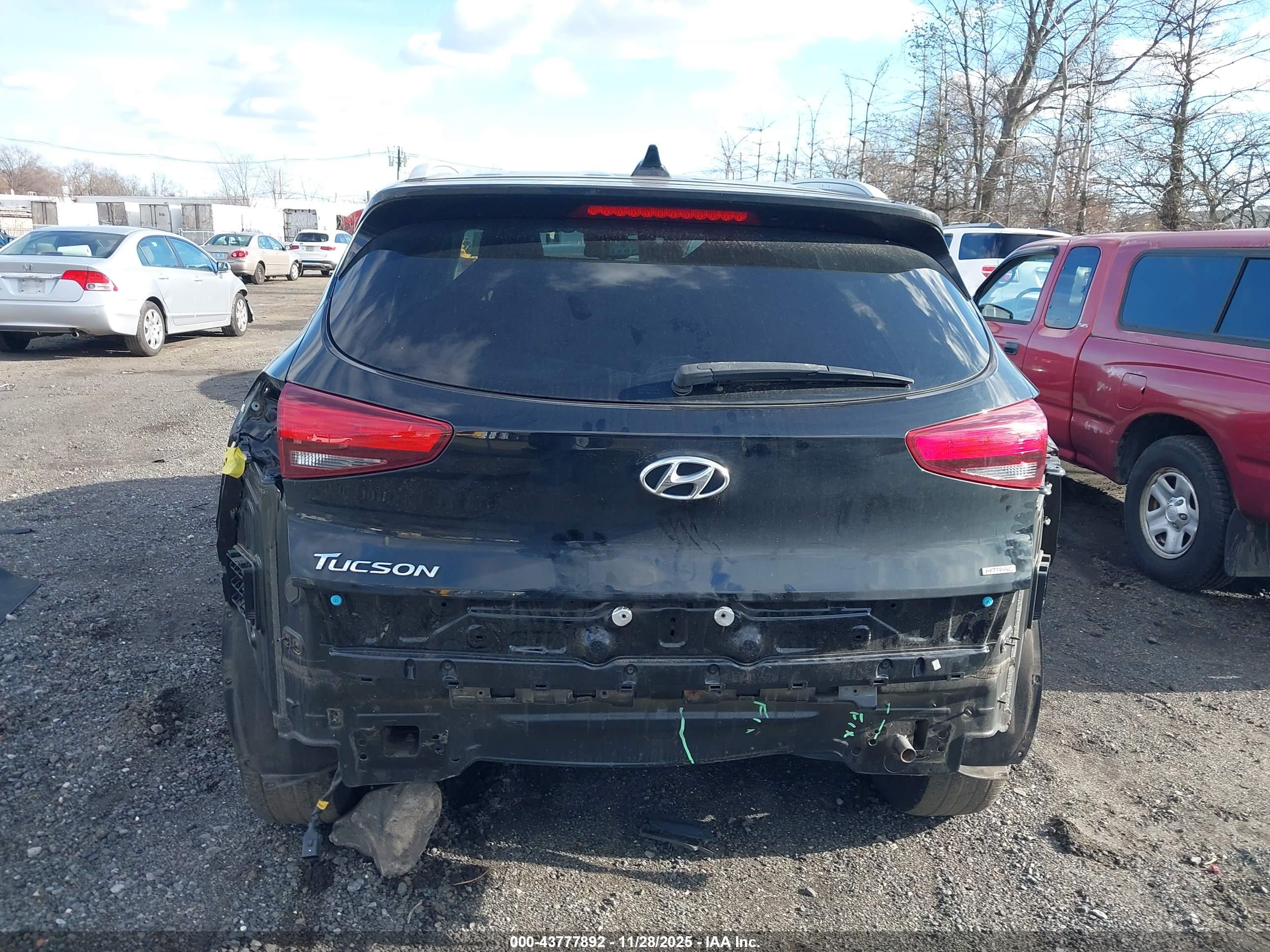 HYUNDAI TUCSON image 6