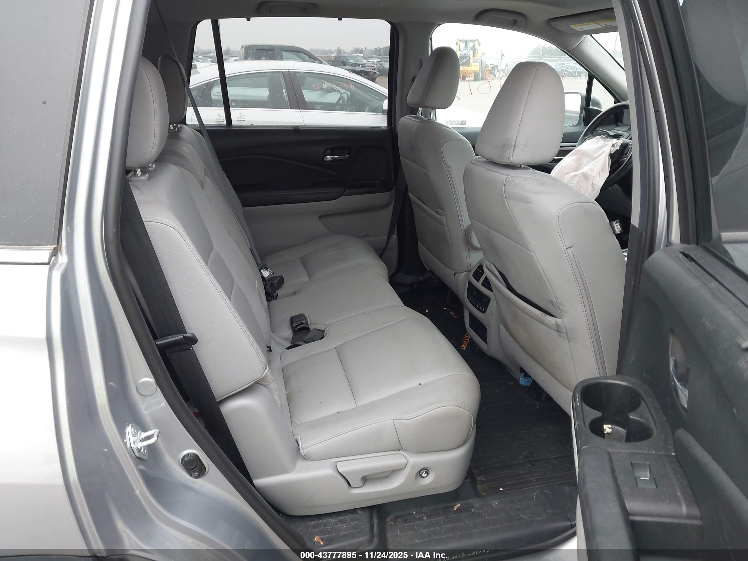 HONDA PILOT image 8