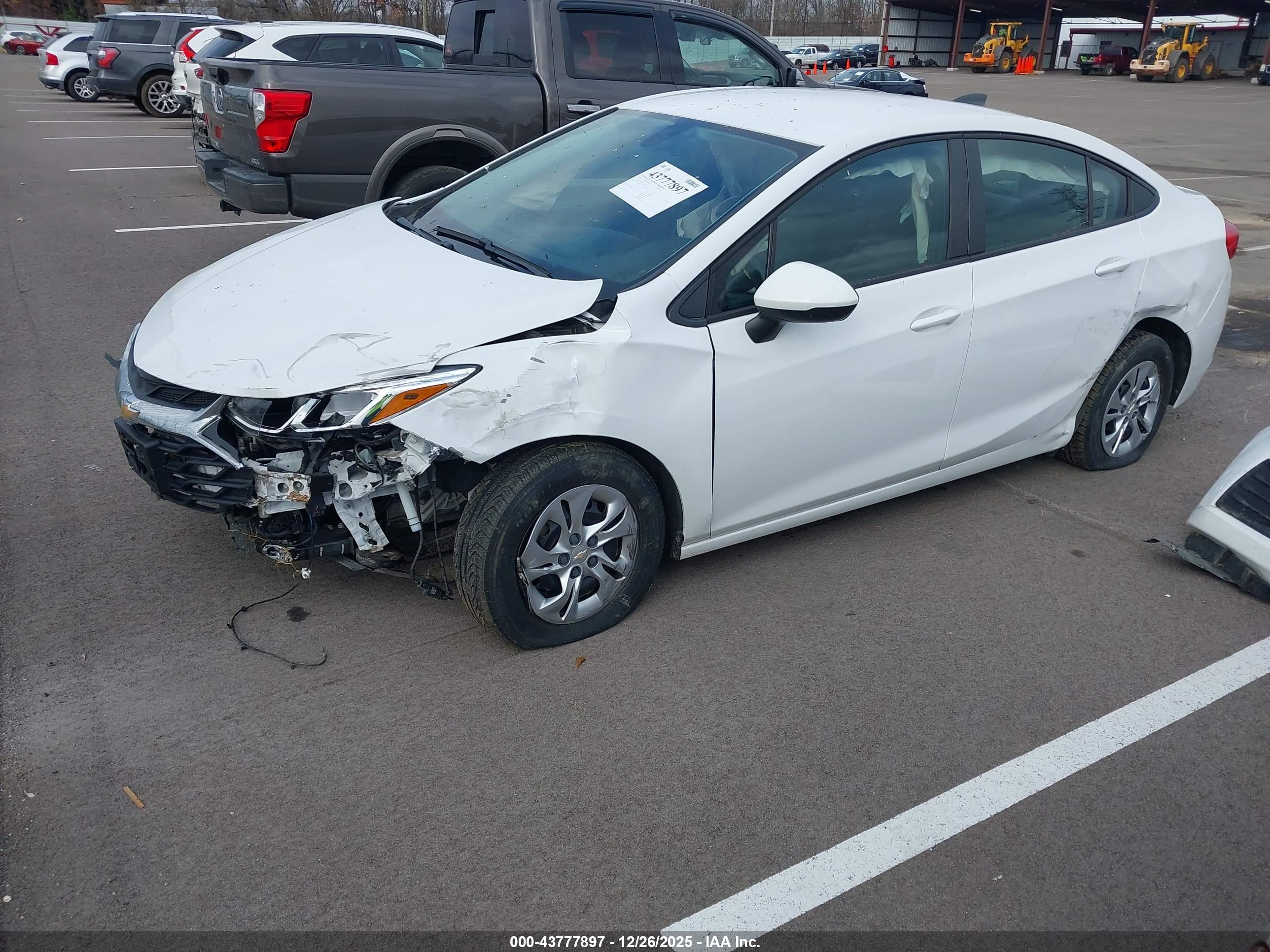 CHEVROLET CRUZE image 2