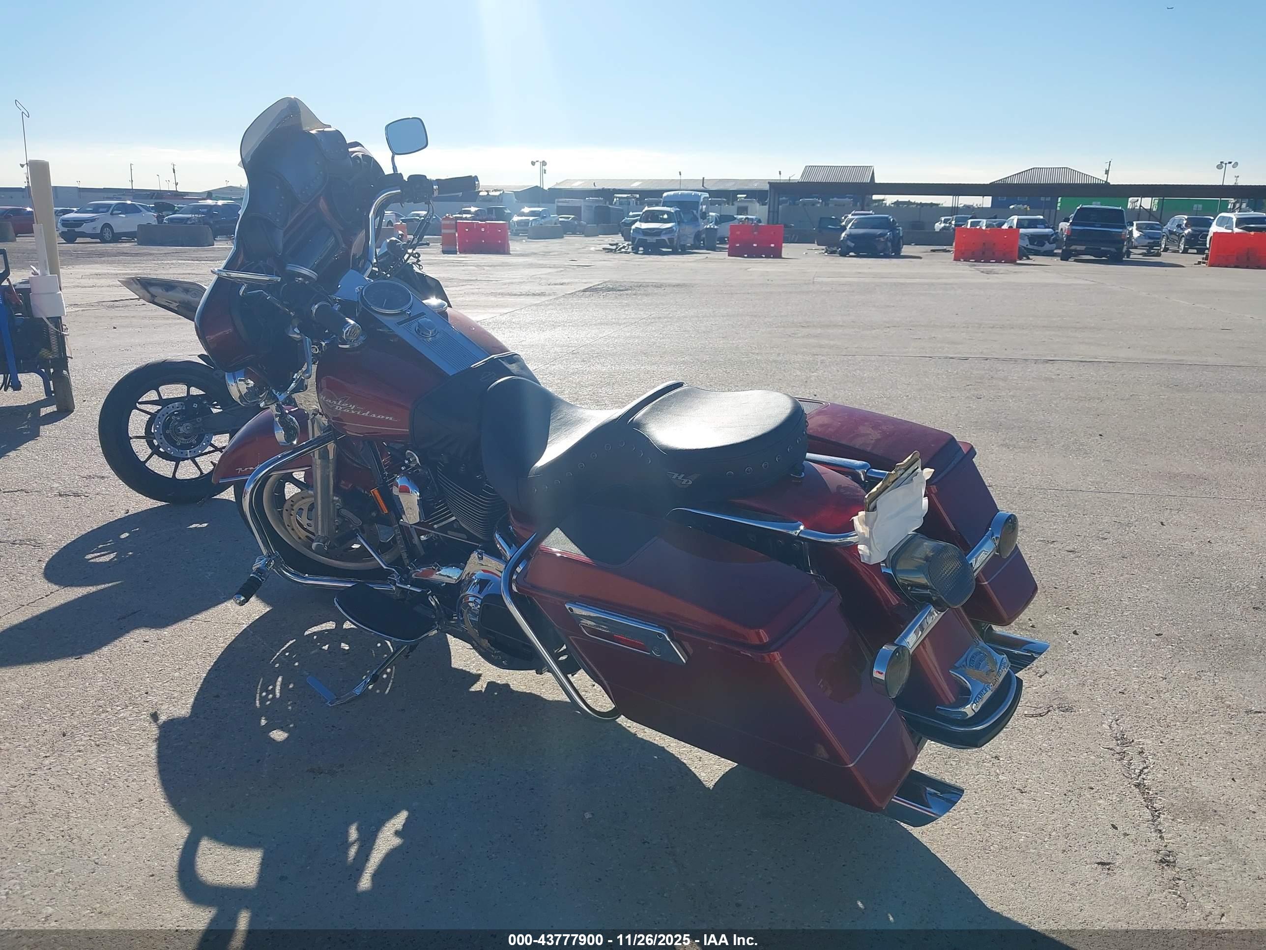 HARLEY-DAVIDSON FLHR image 3