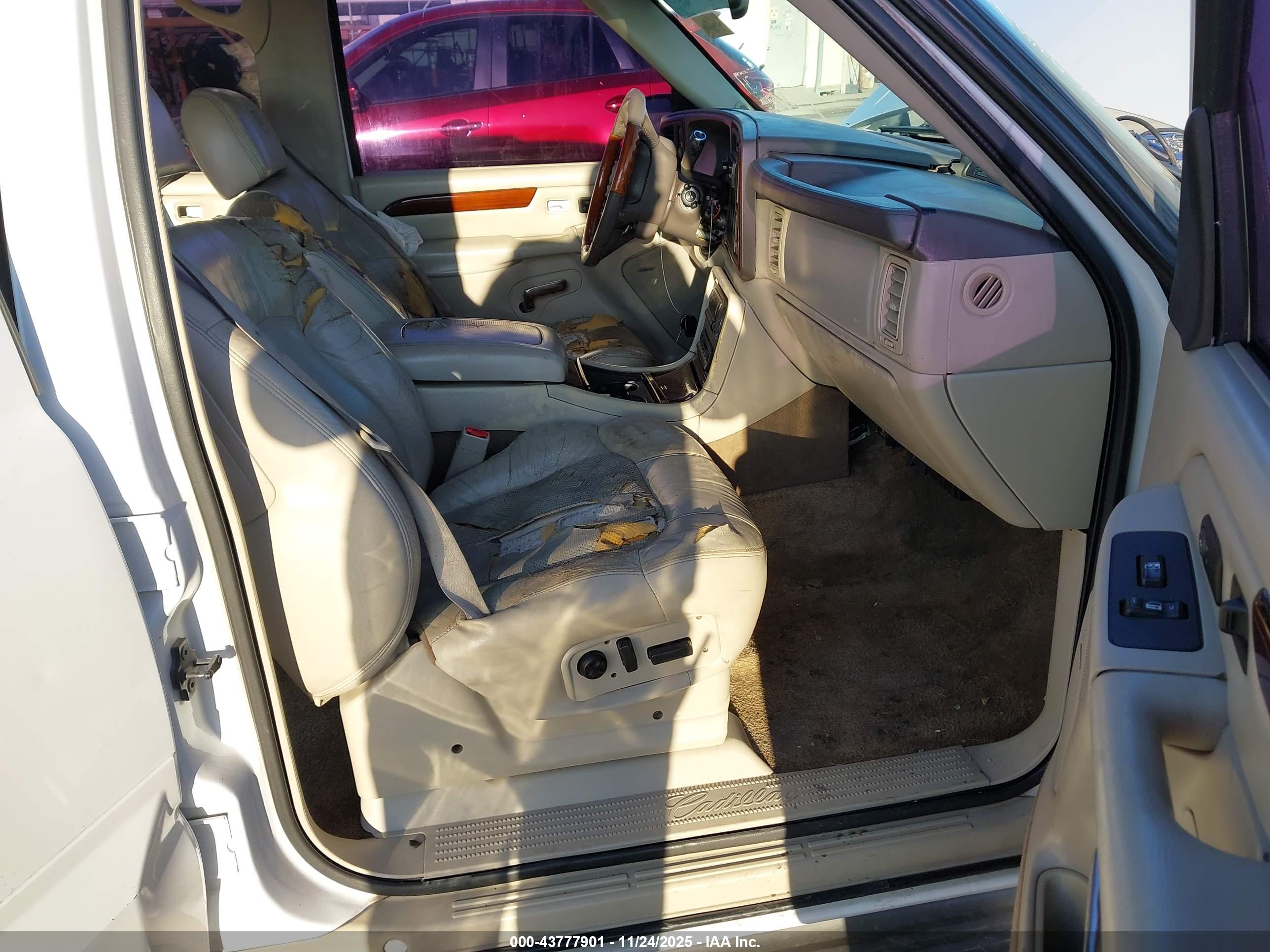 CADILLAC ESCALADE image 5