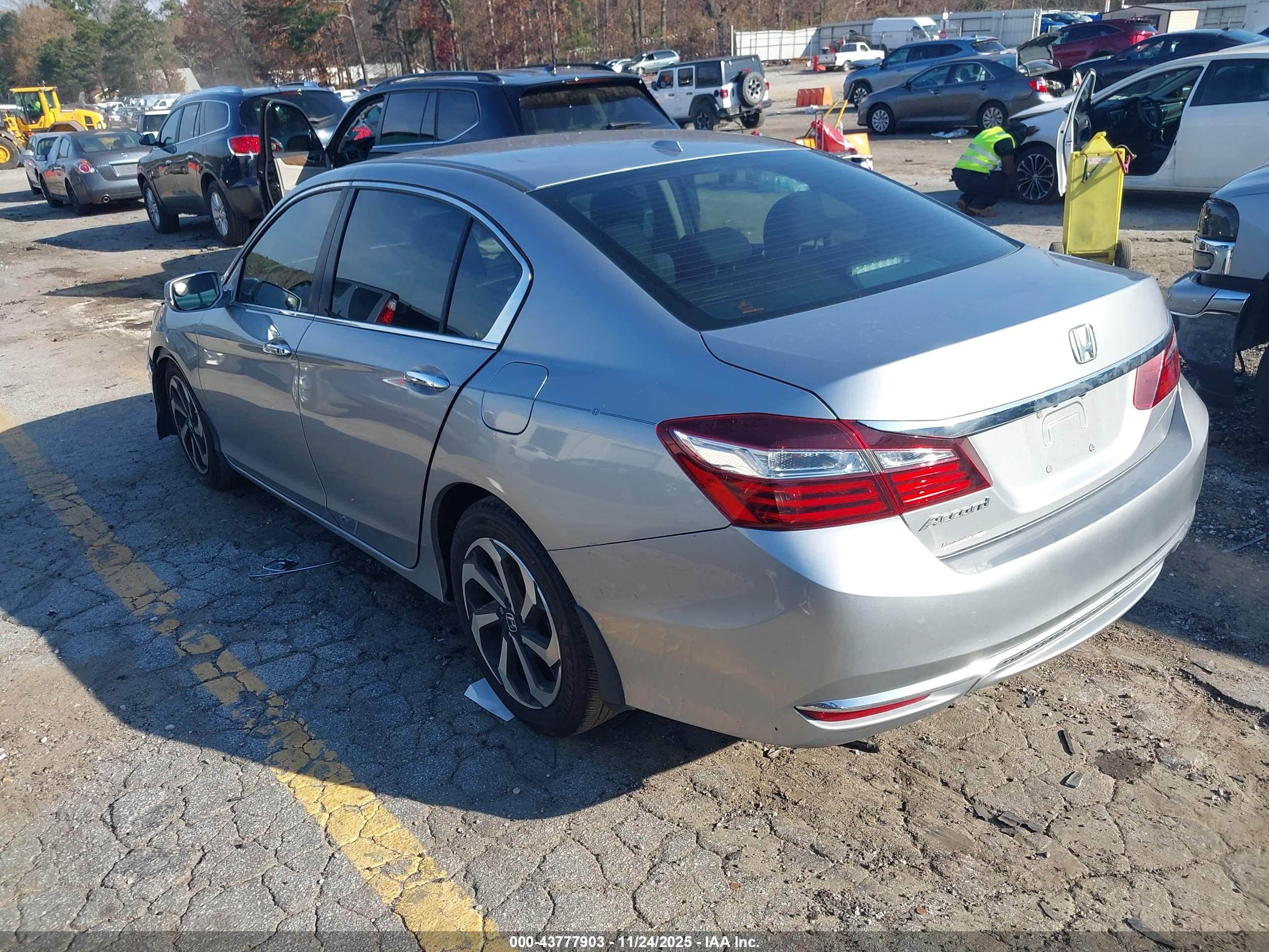 HONDA ACCORD image 3