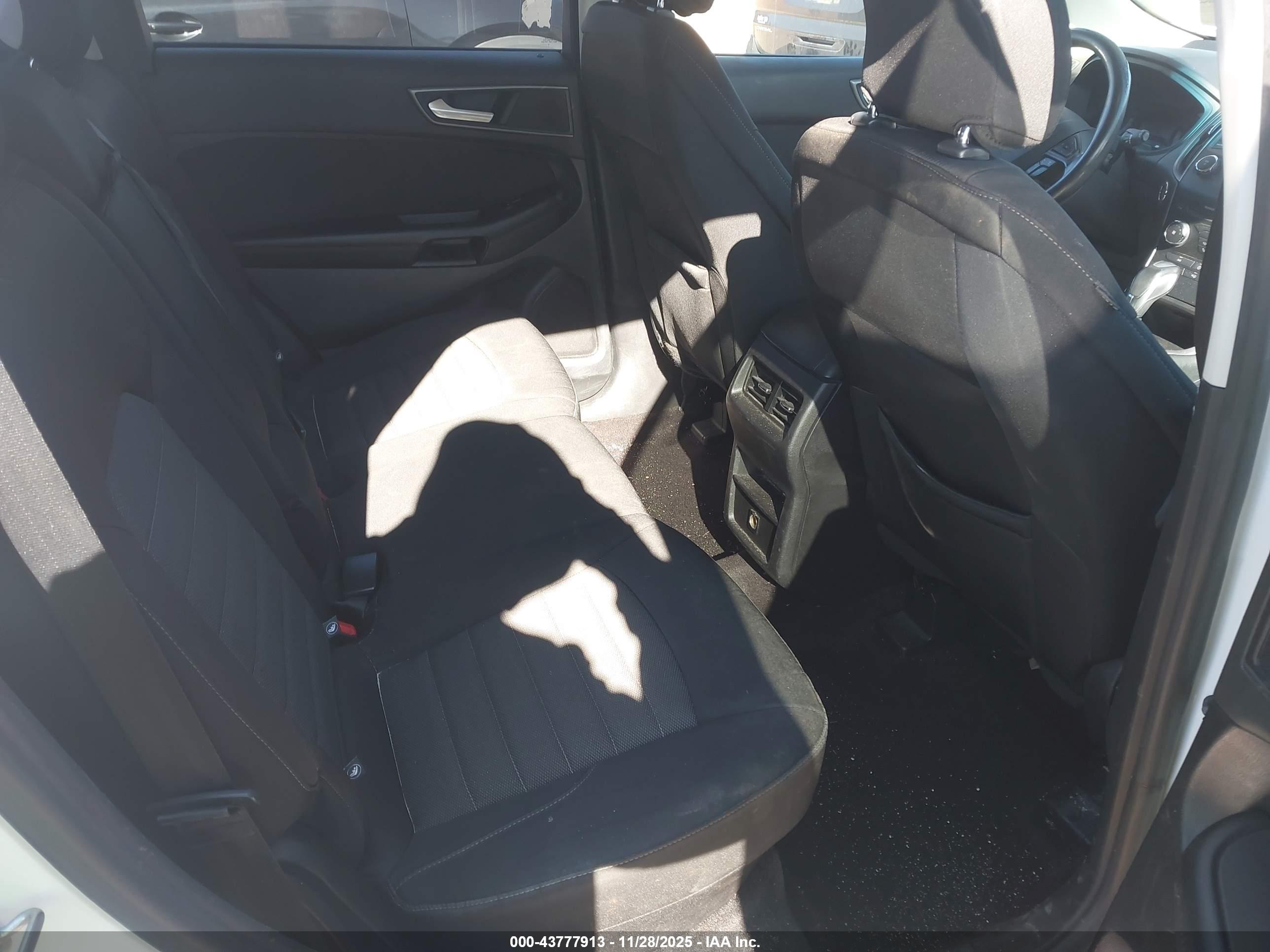 FORD EDGE image 8