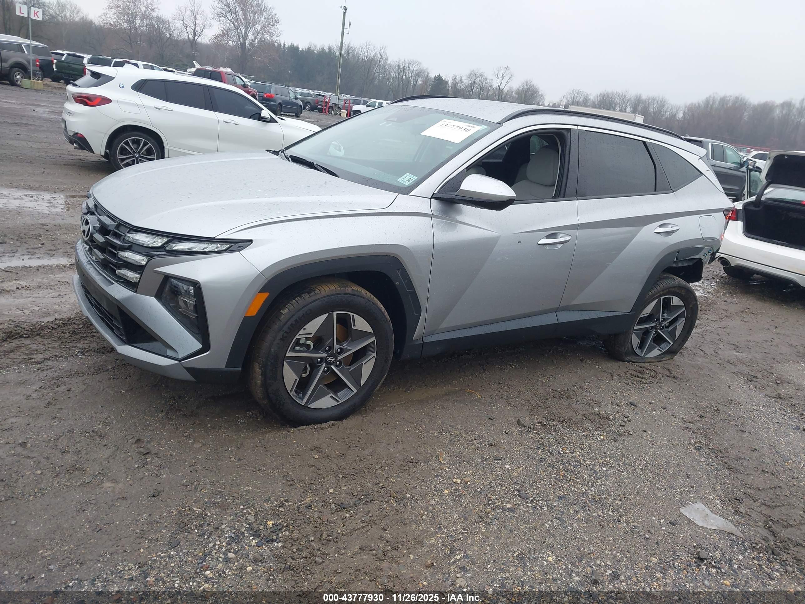 HYUNDAI TUCSON image 2