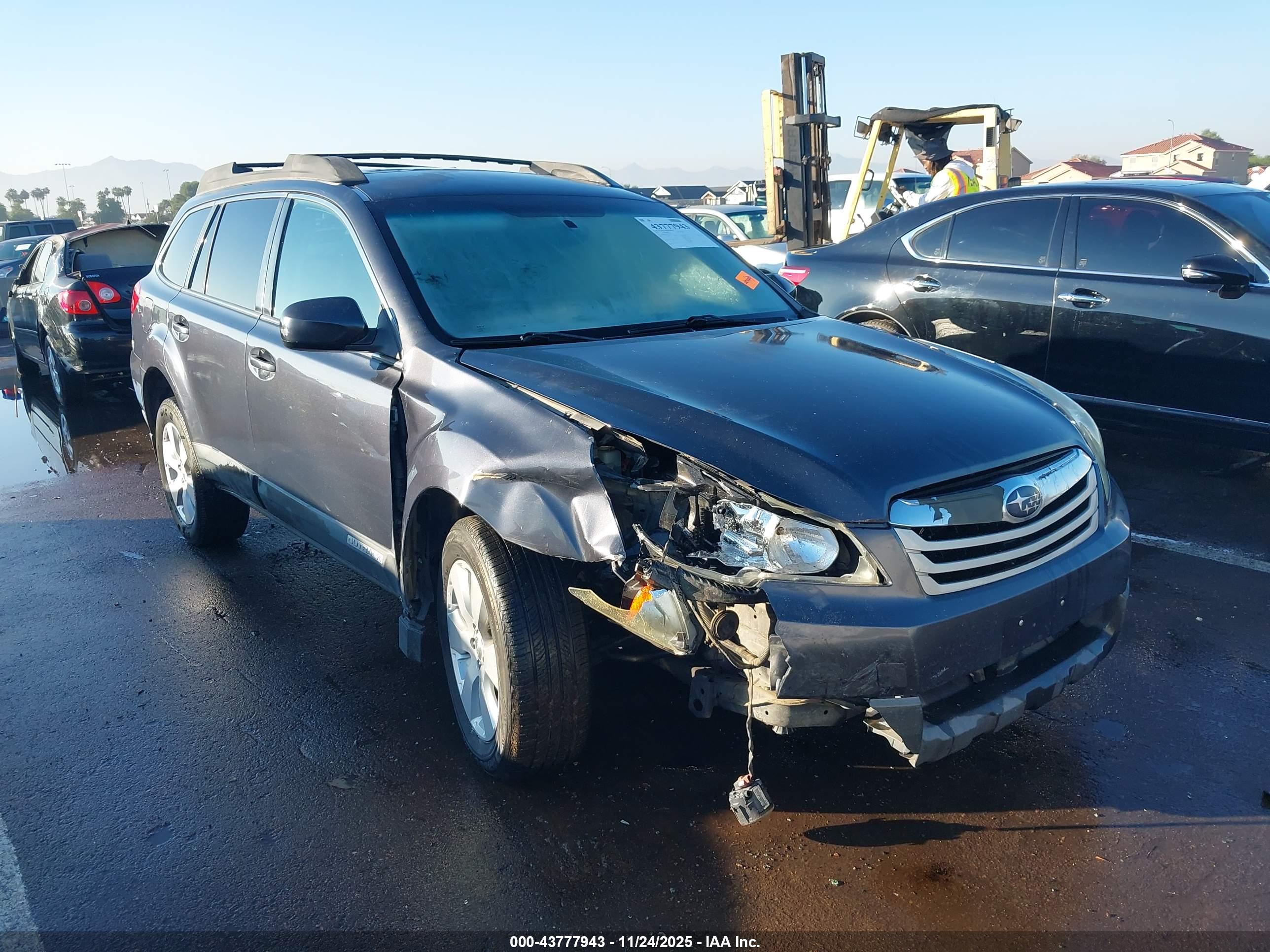 SUBARU OUTBACK image 6