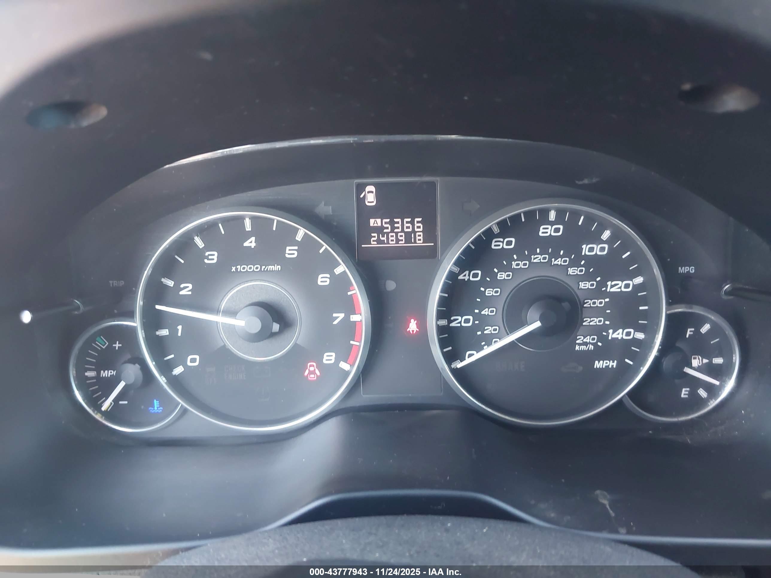 SUBARU OUTBACK image 7
