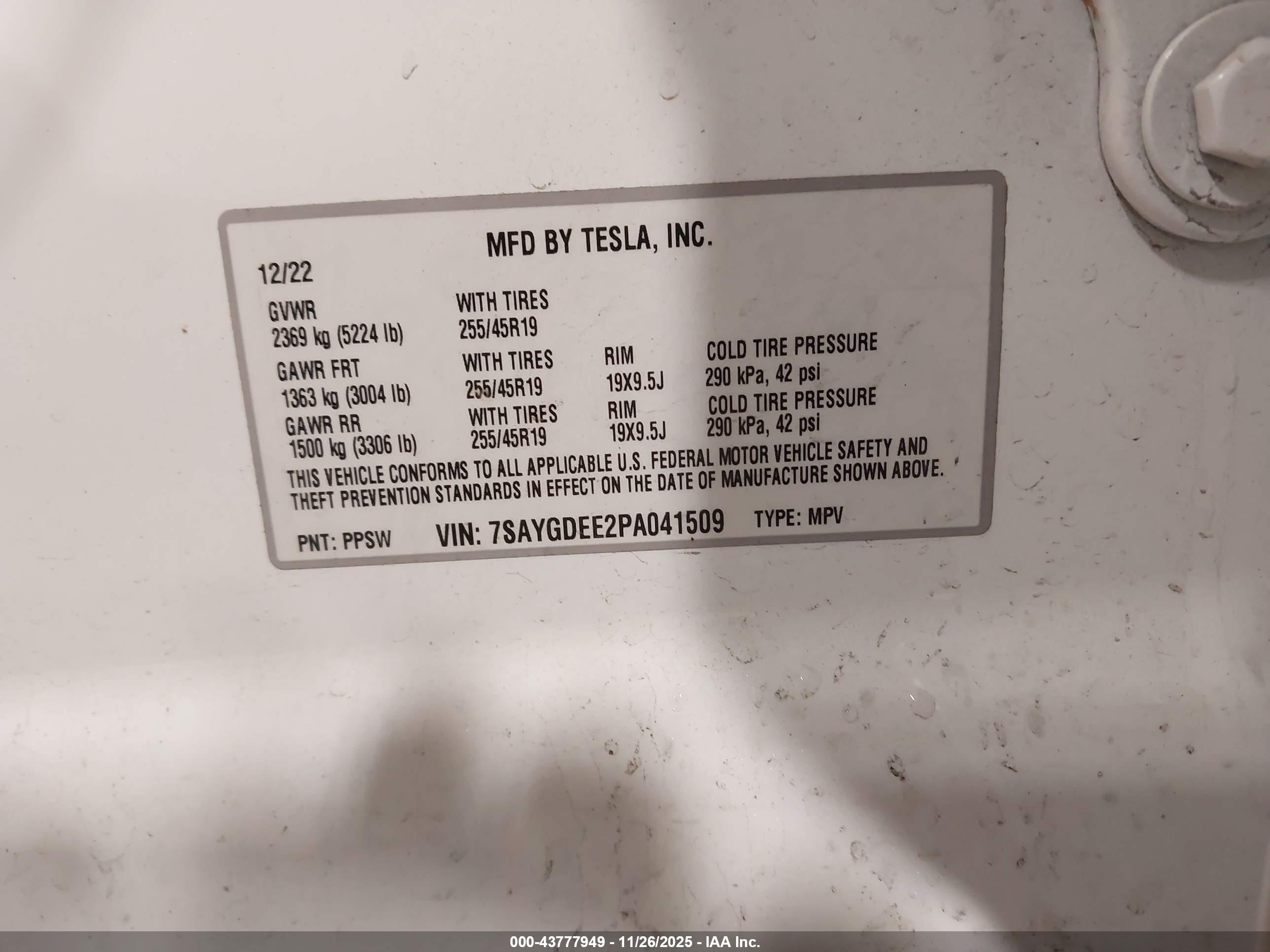 TESLA MODEL image 9