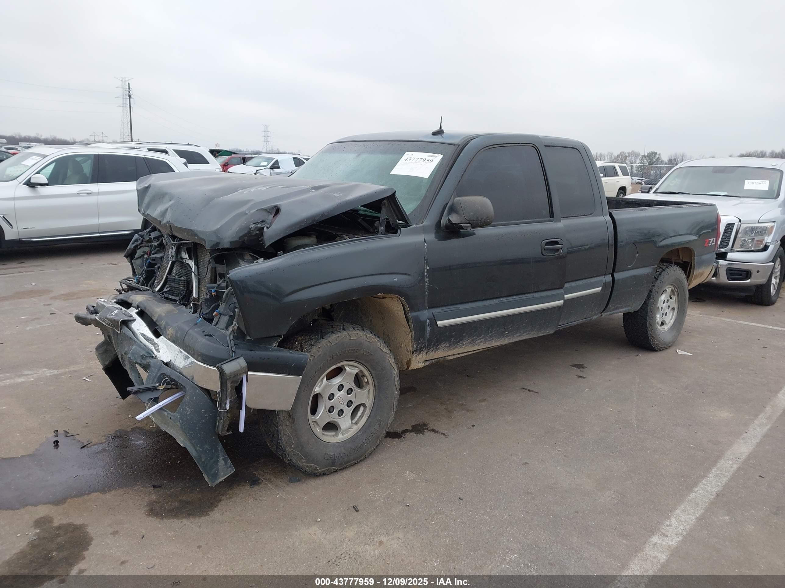 CHEVROLET SILVERADO image 2