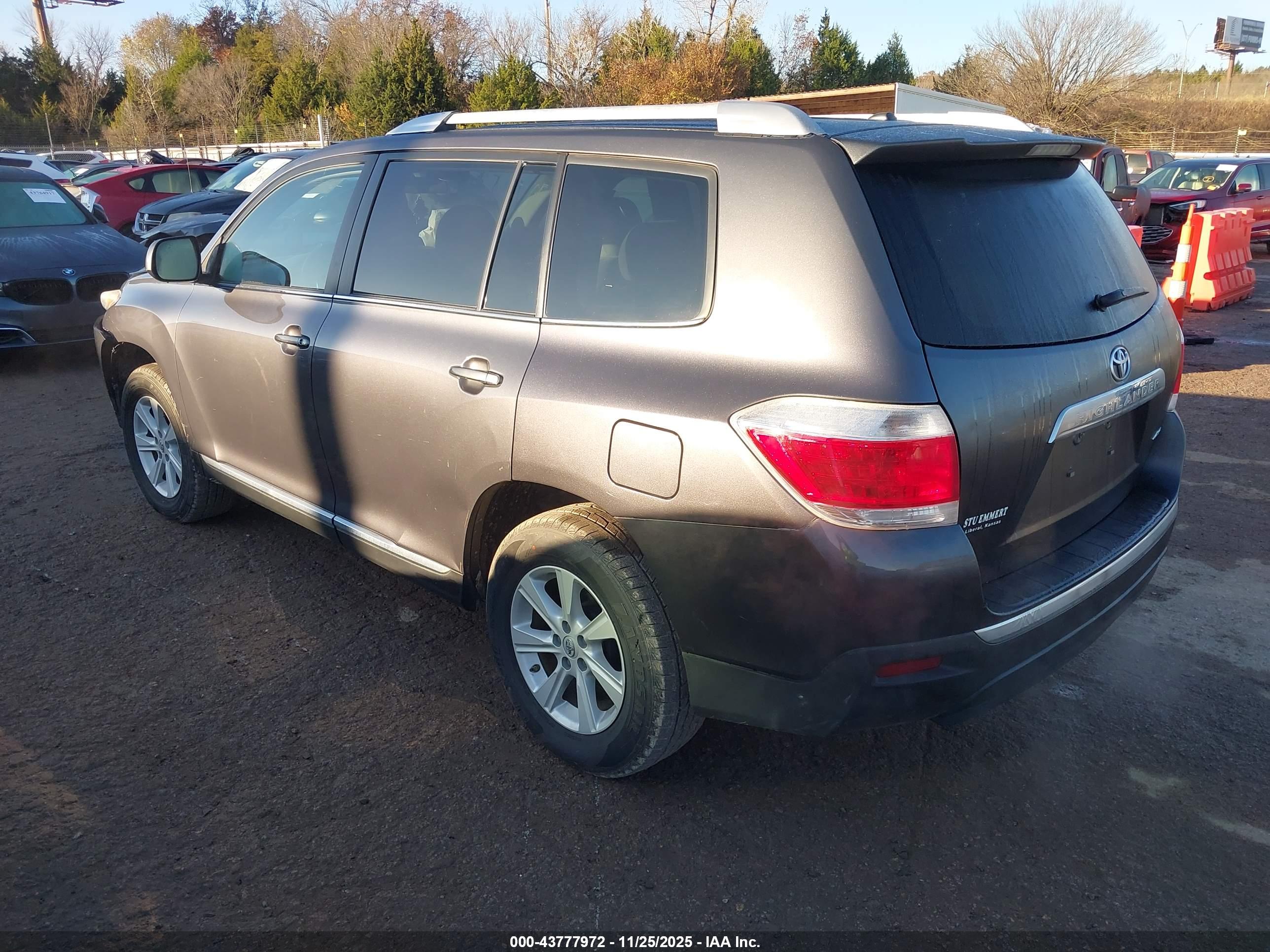 TOYOTA HIGHLANDER image 3