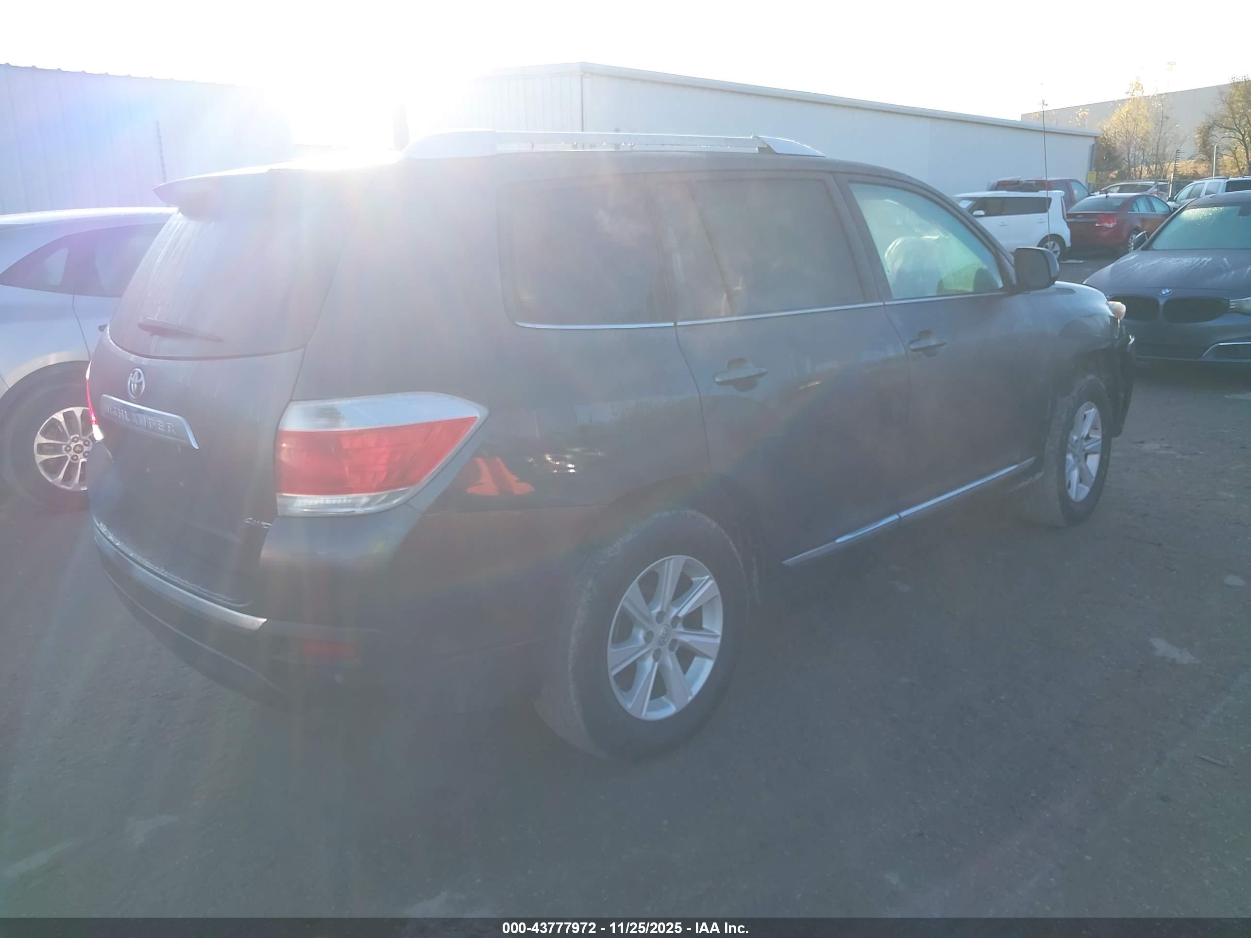 TOYOTA HIGHLANDER image 4