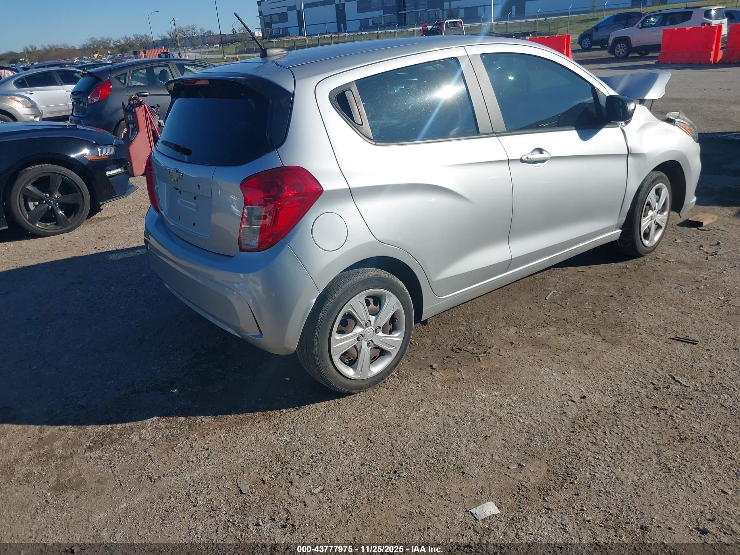 CHEVROLET SPARK image 4