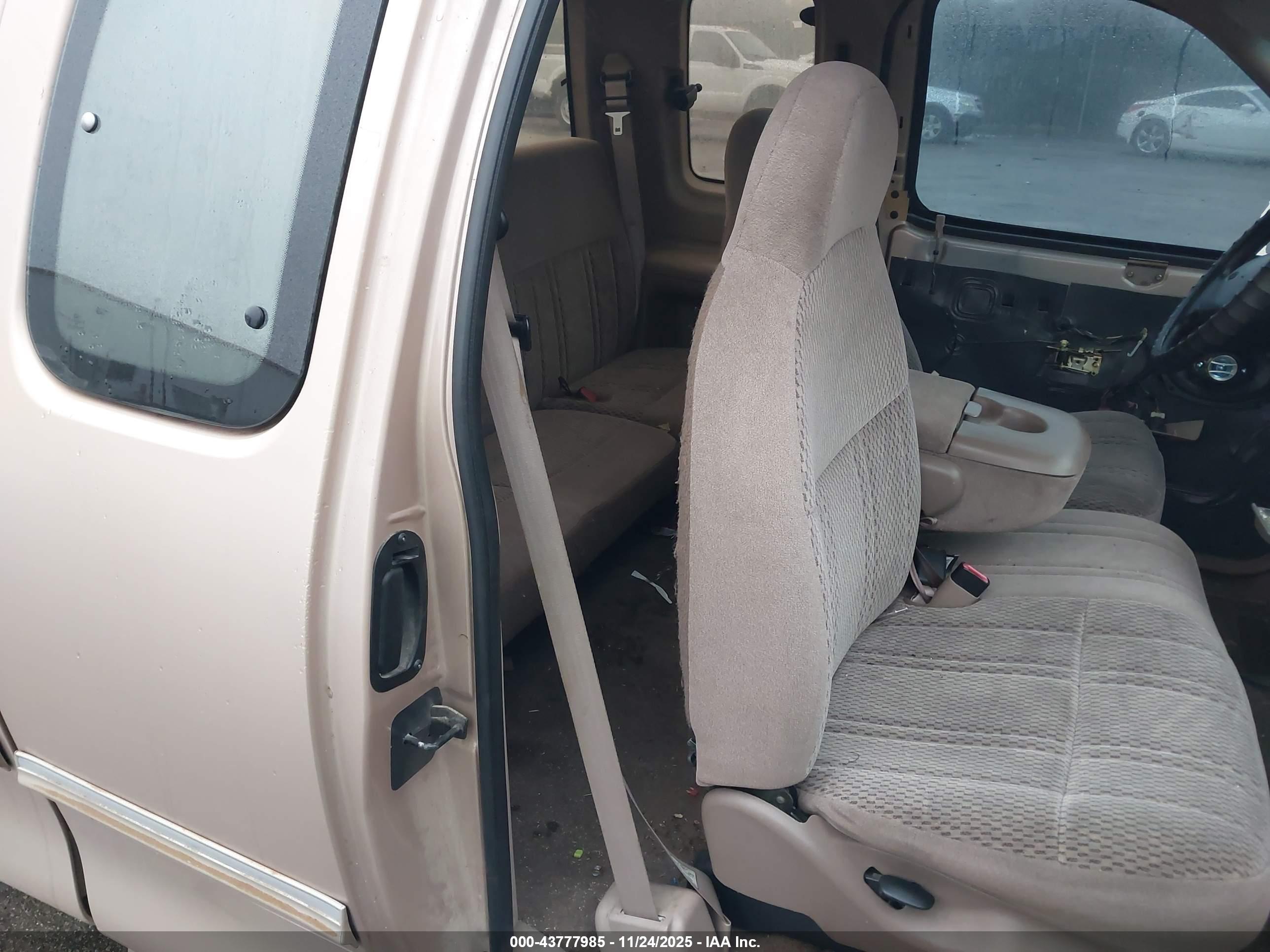 FORD F-150 image 8