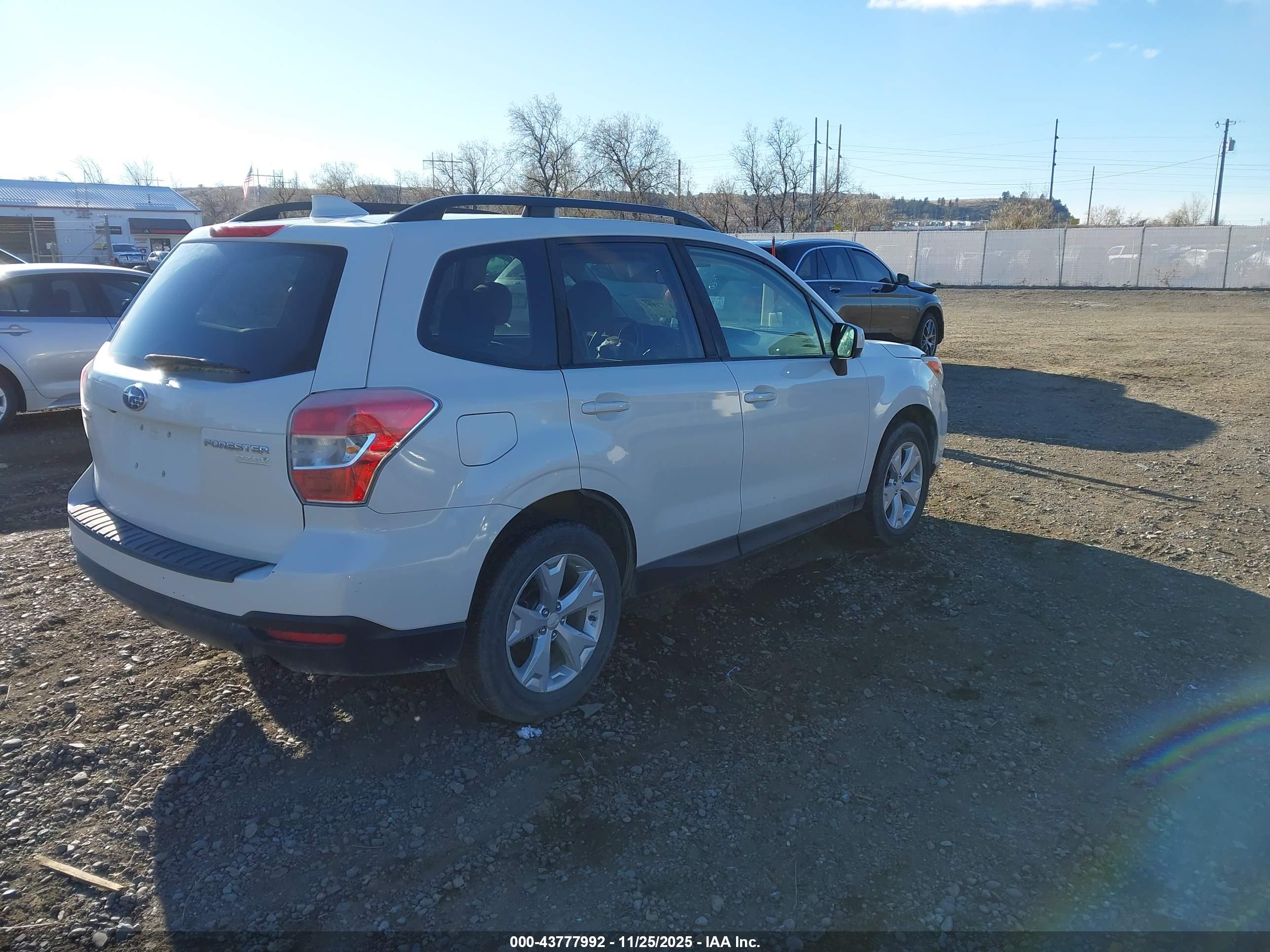 SUBARU FORESTER image 4