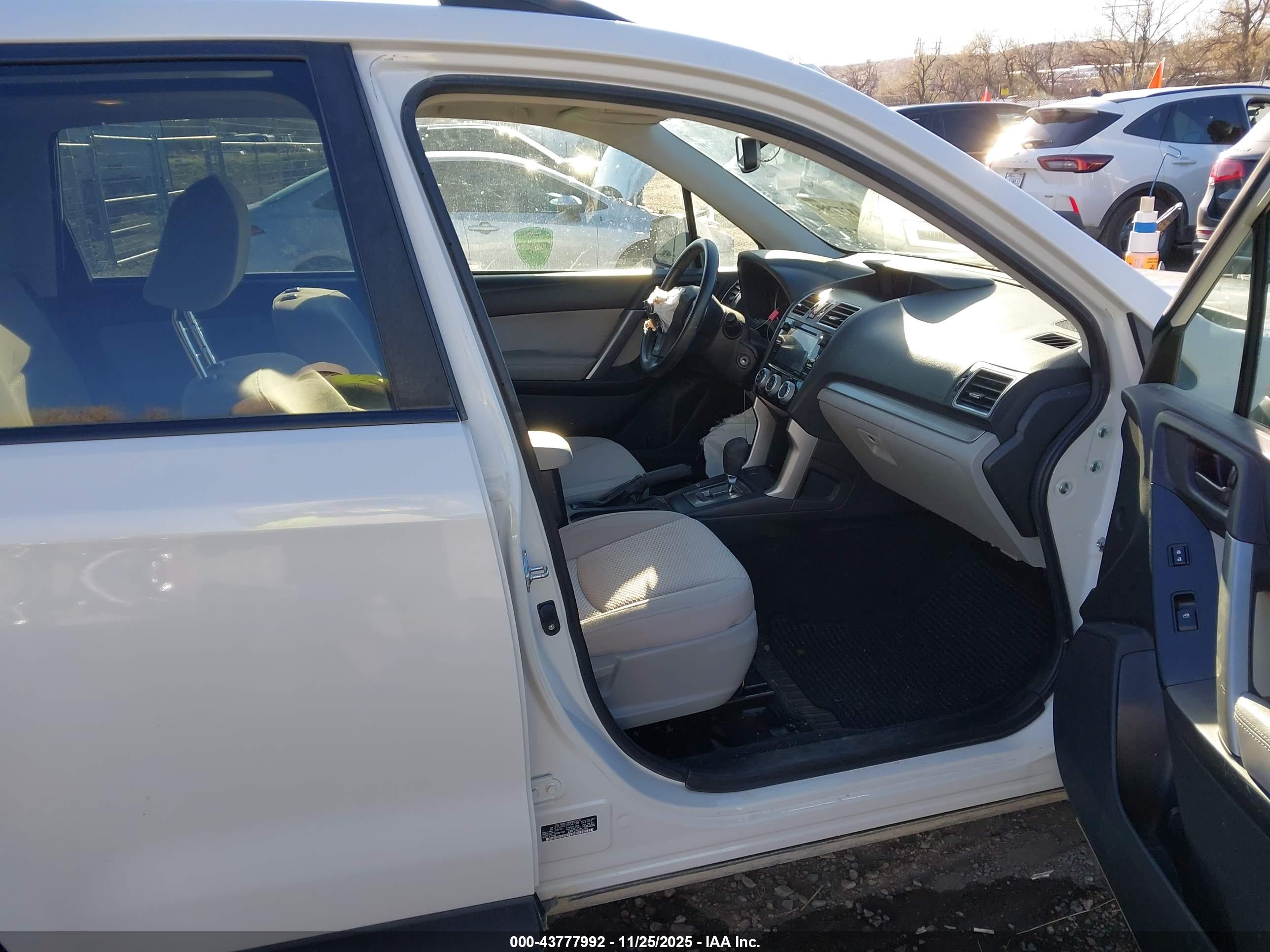 SUBARU FORESTER image 5