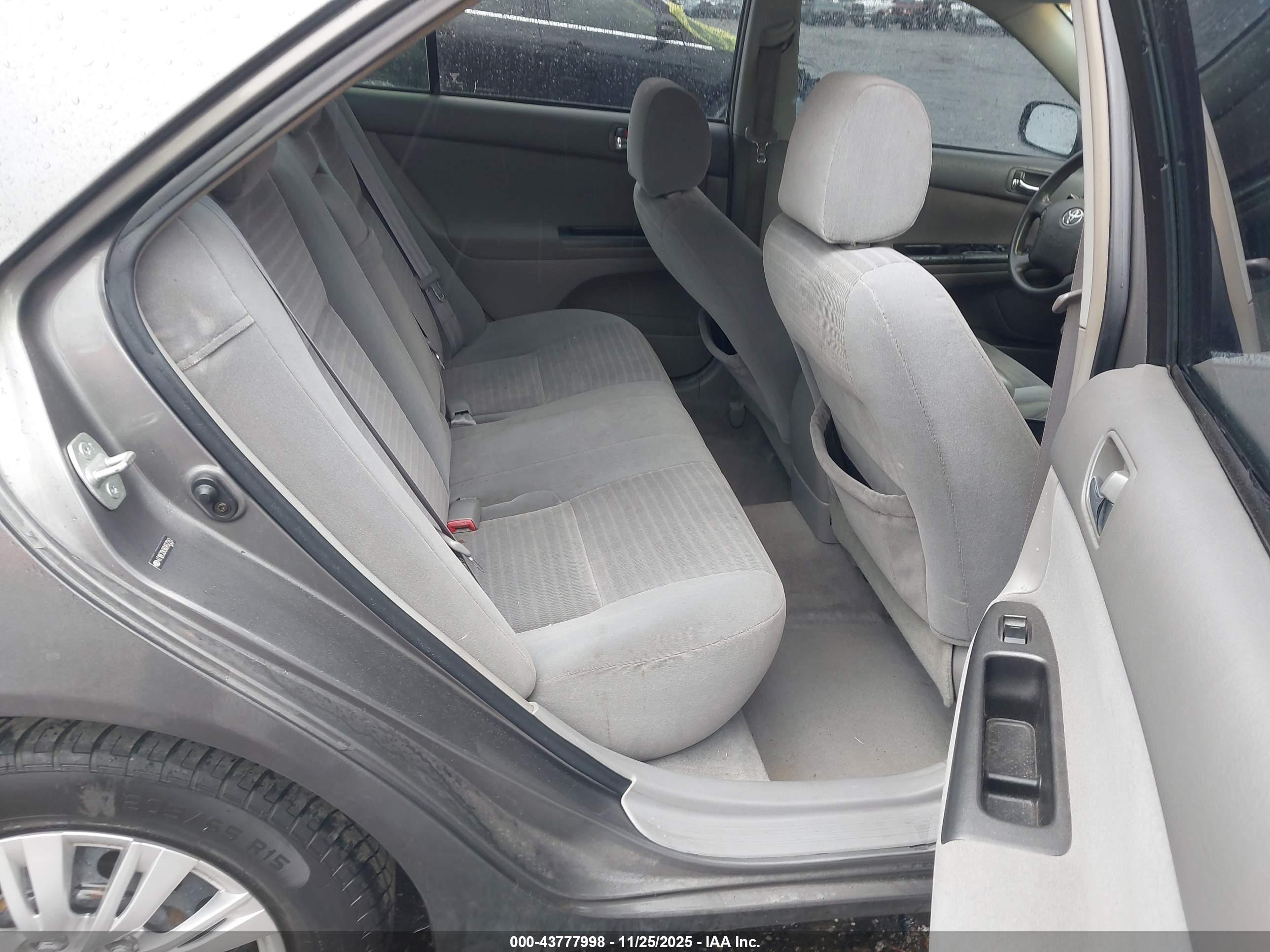 TOYOTA CAMRY image 8