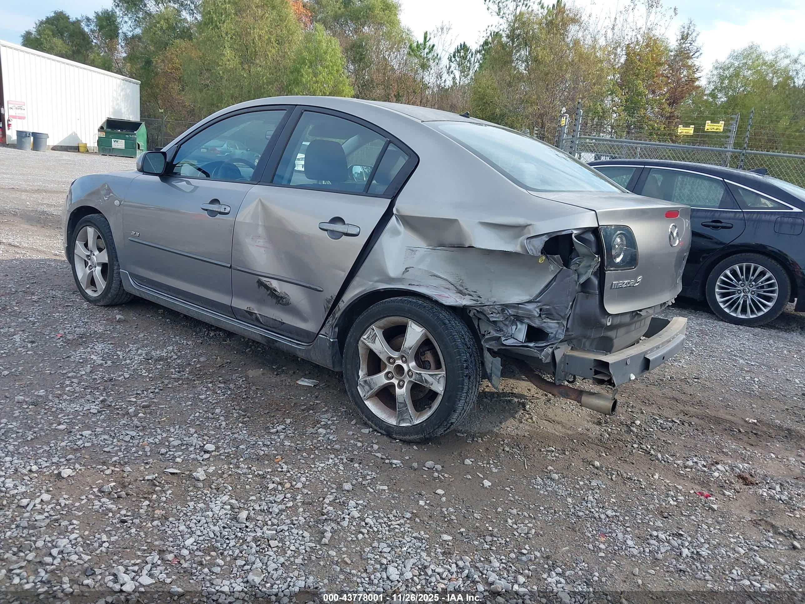 MAZDA MAZDA3 image 3