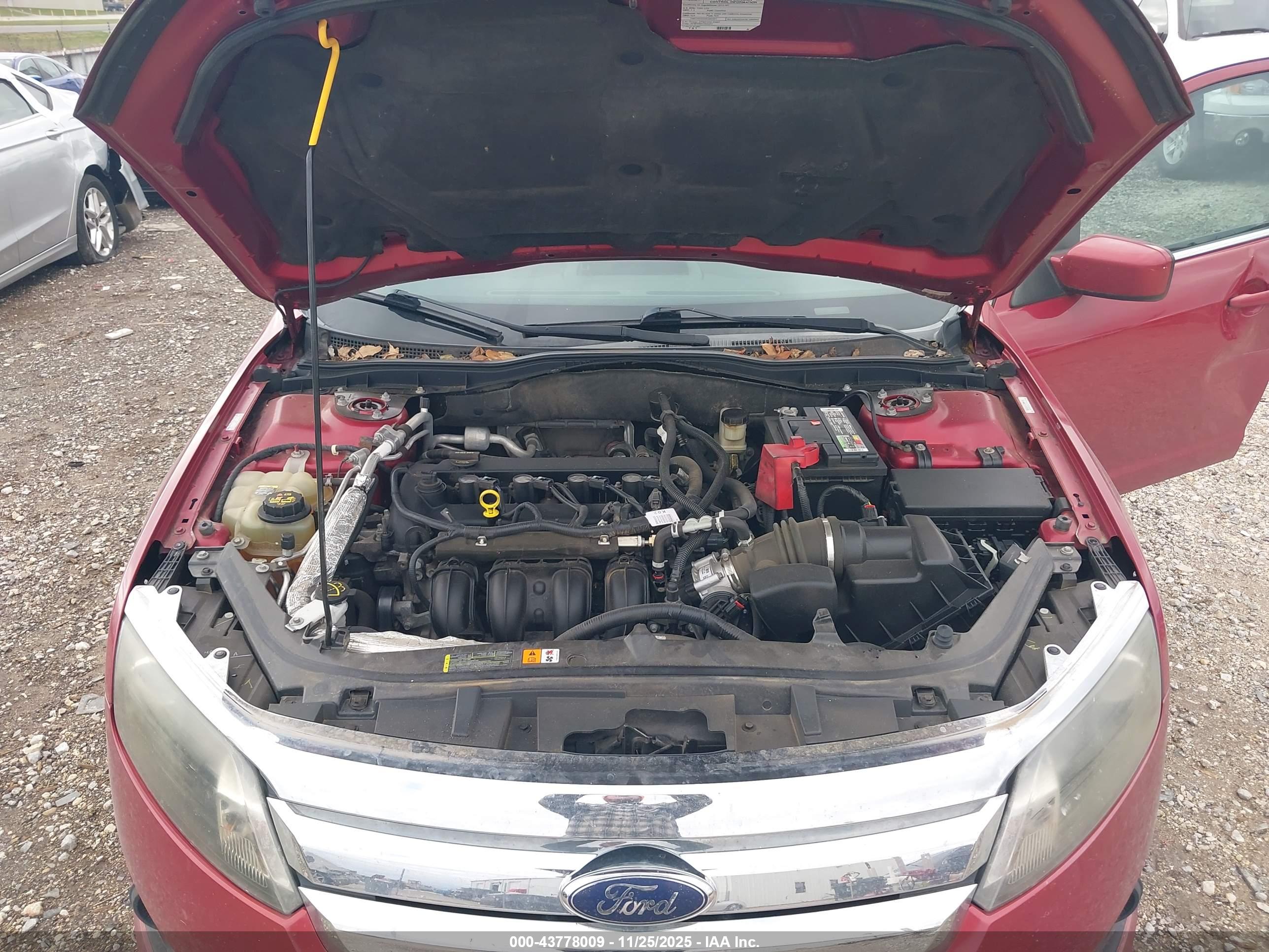 FORD FUSION image 10