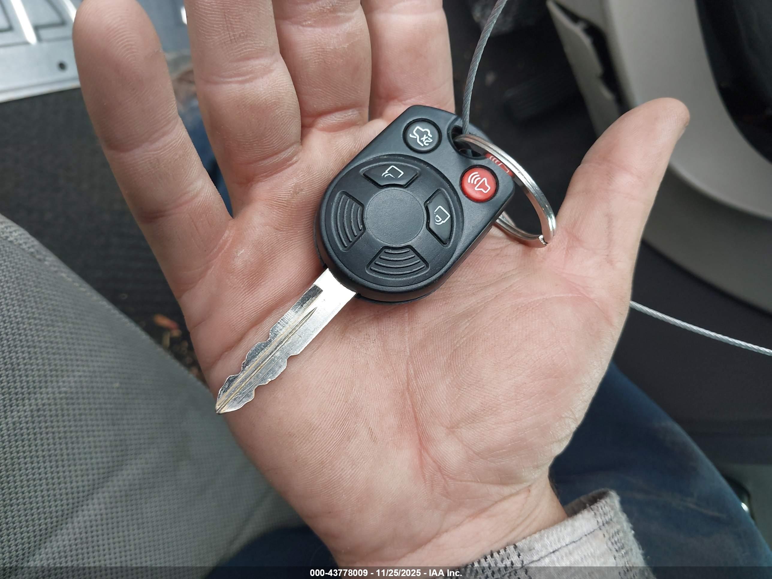 FORD FUSION image 11