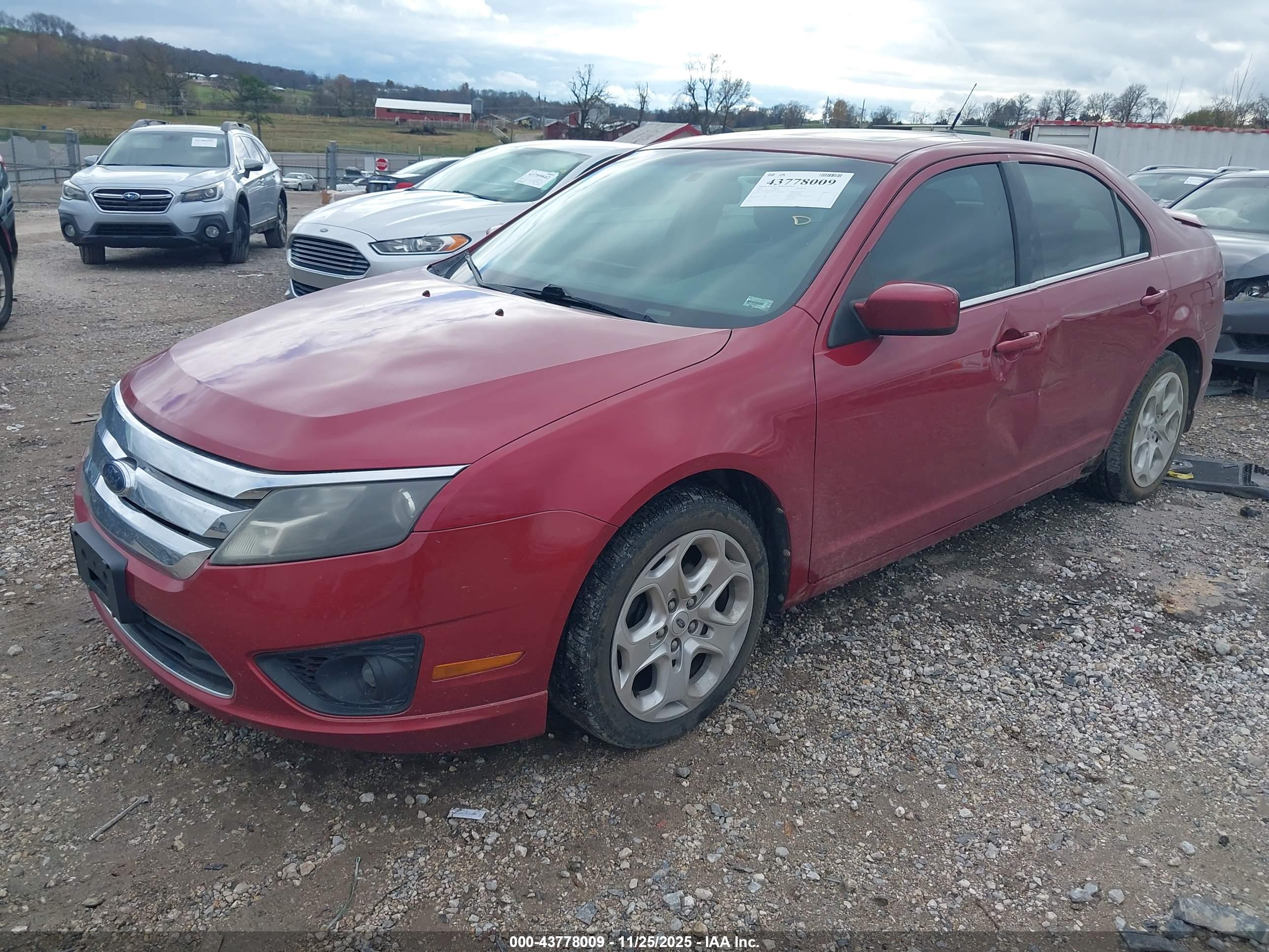 FORD FUSION image 2