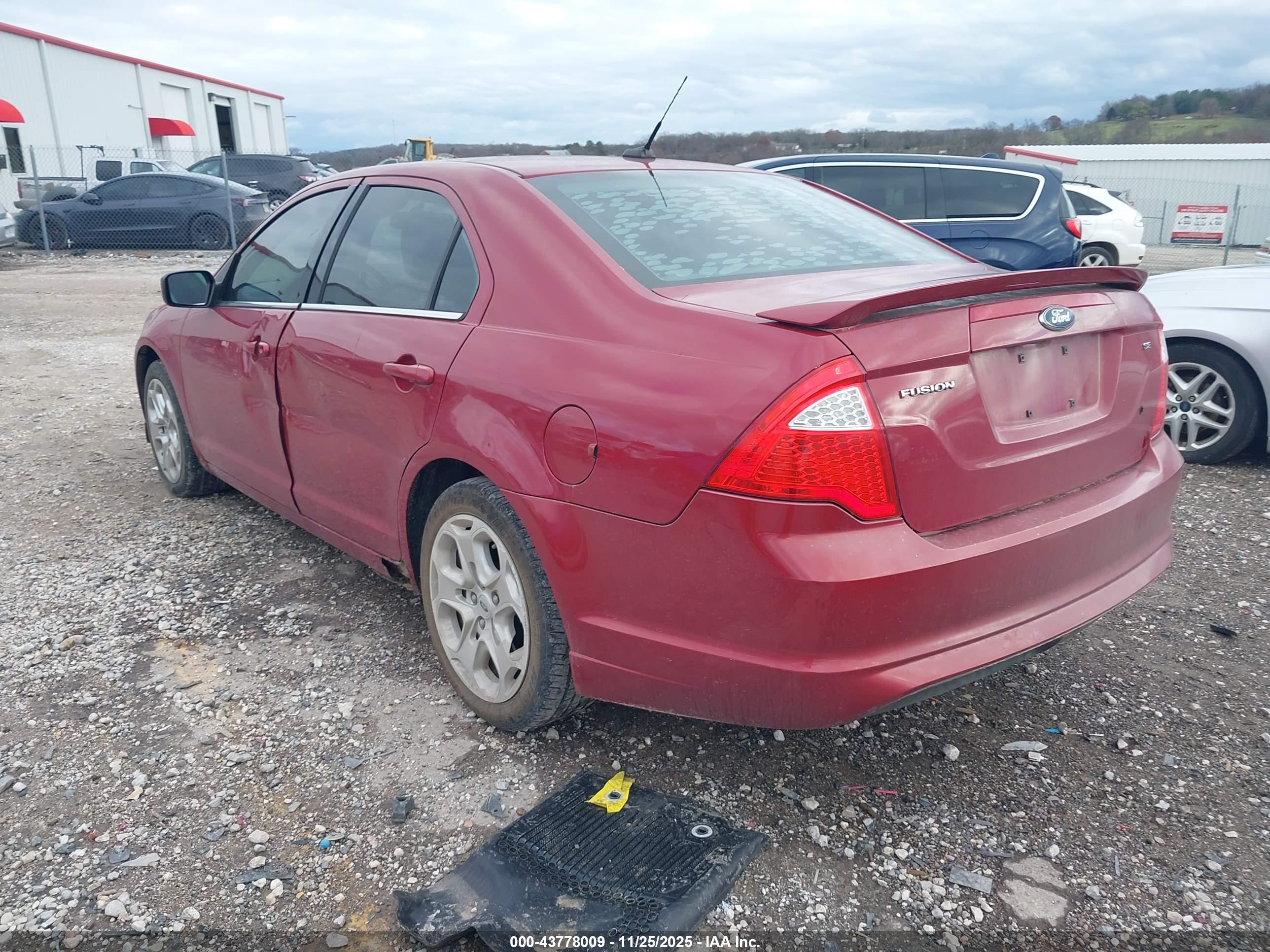 FORD FUSION image 3