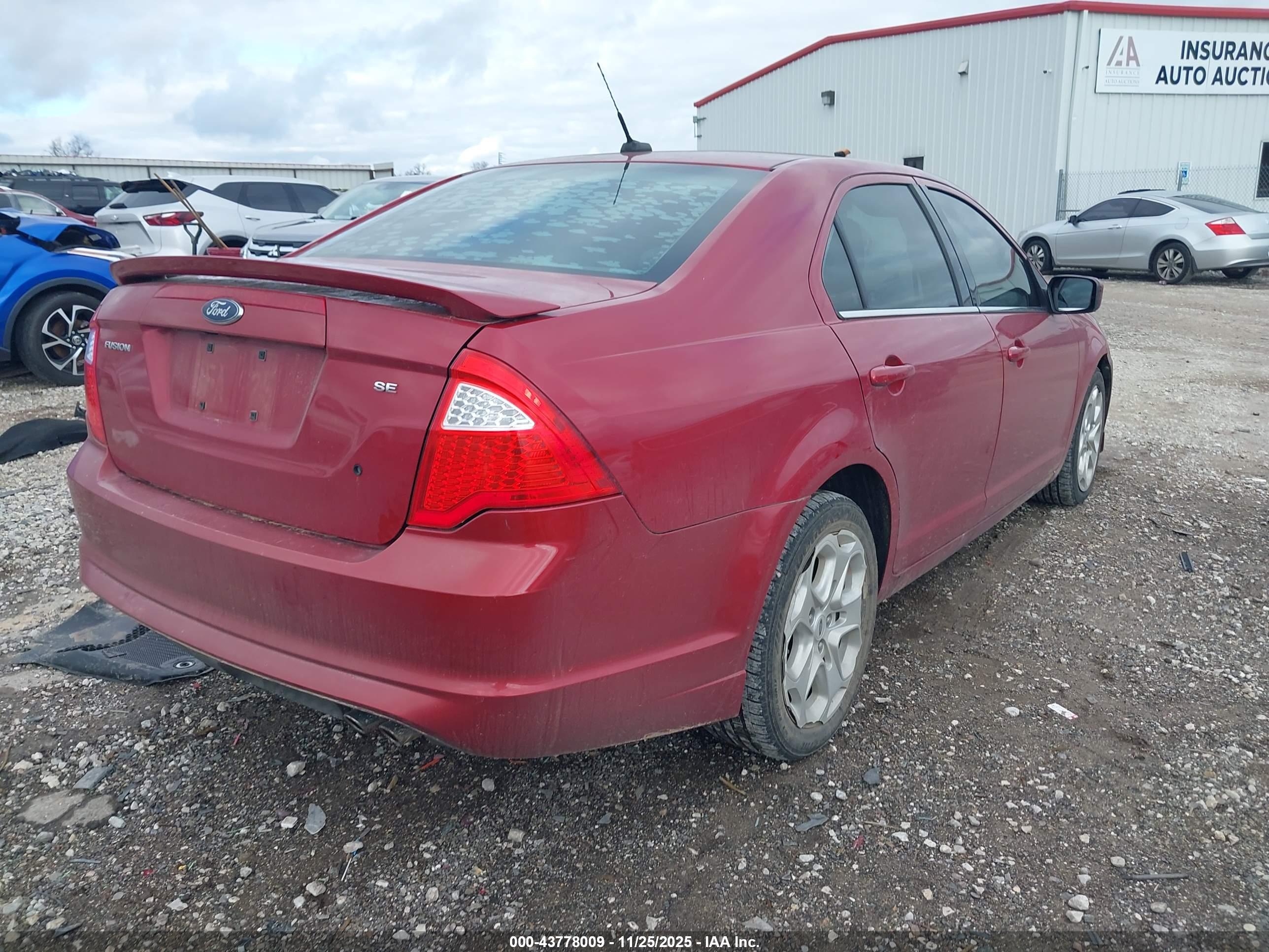 FORD FUSION image 4