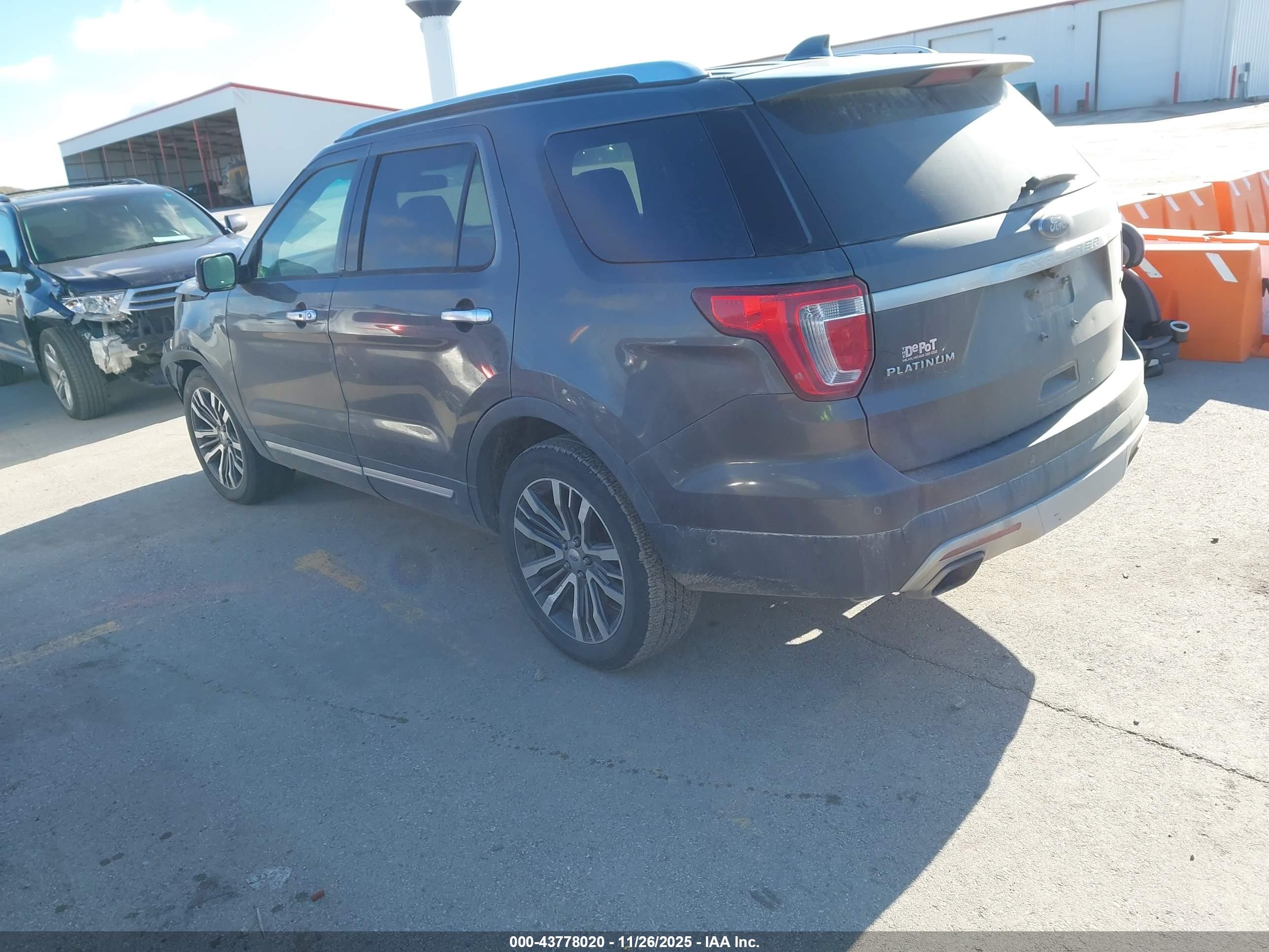 FORD EXPLORER image 3