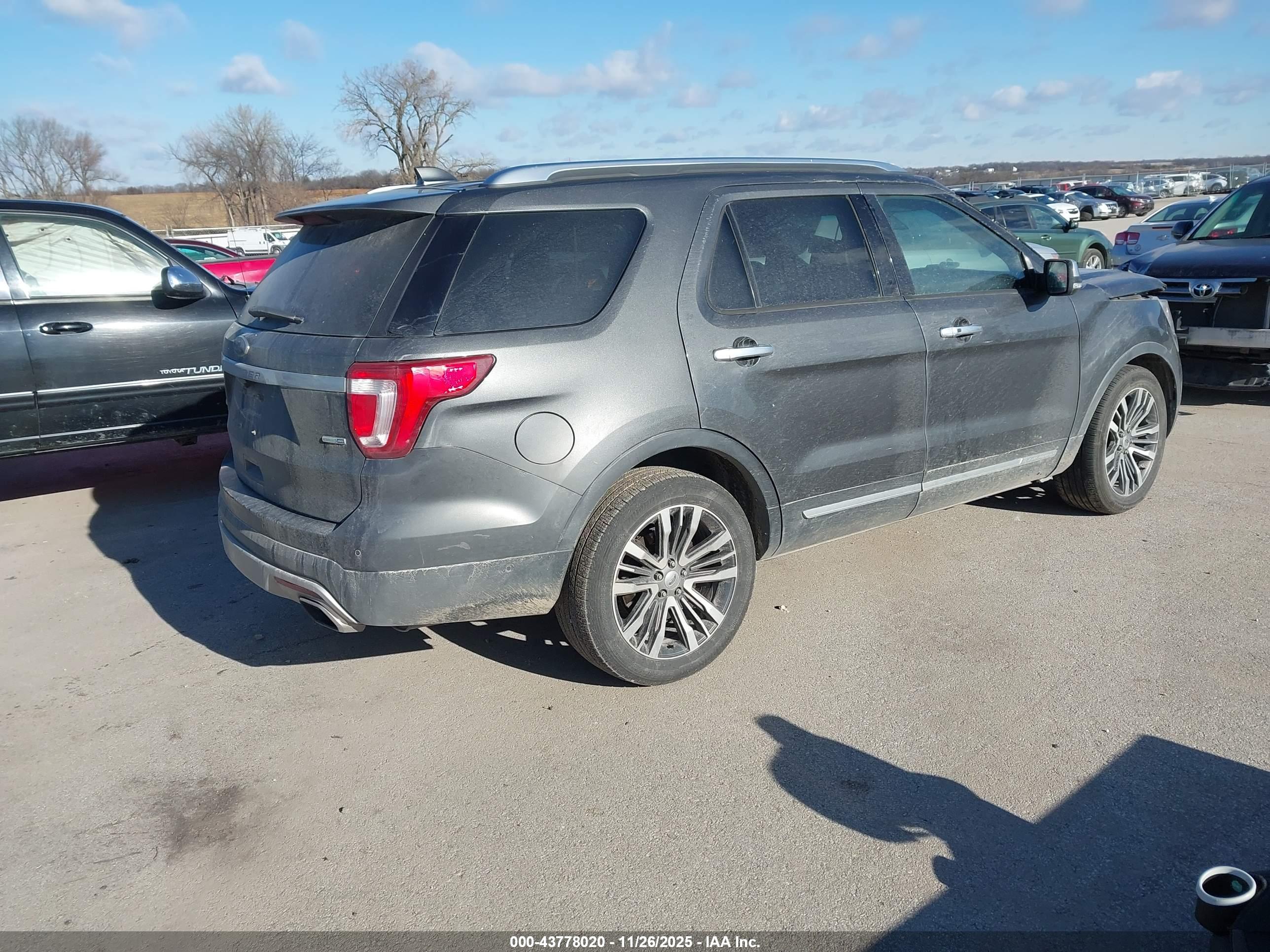 FORD EXPLORER image 4