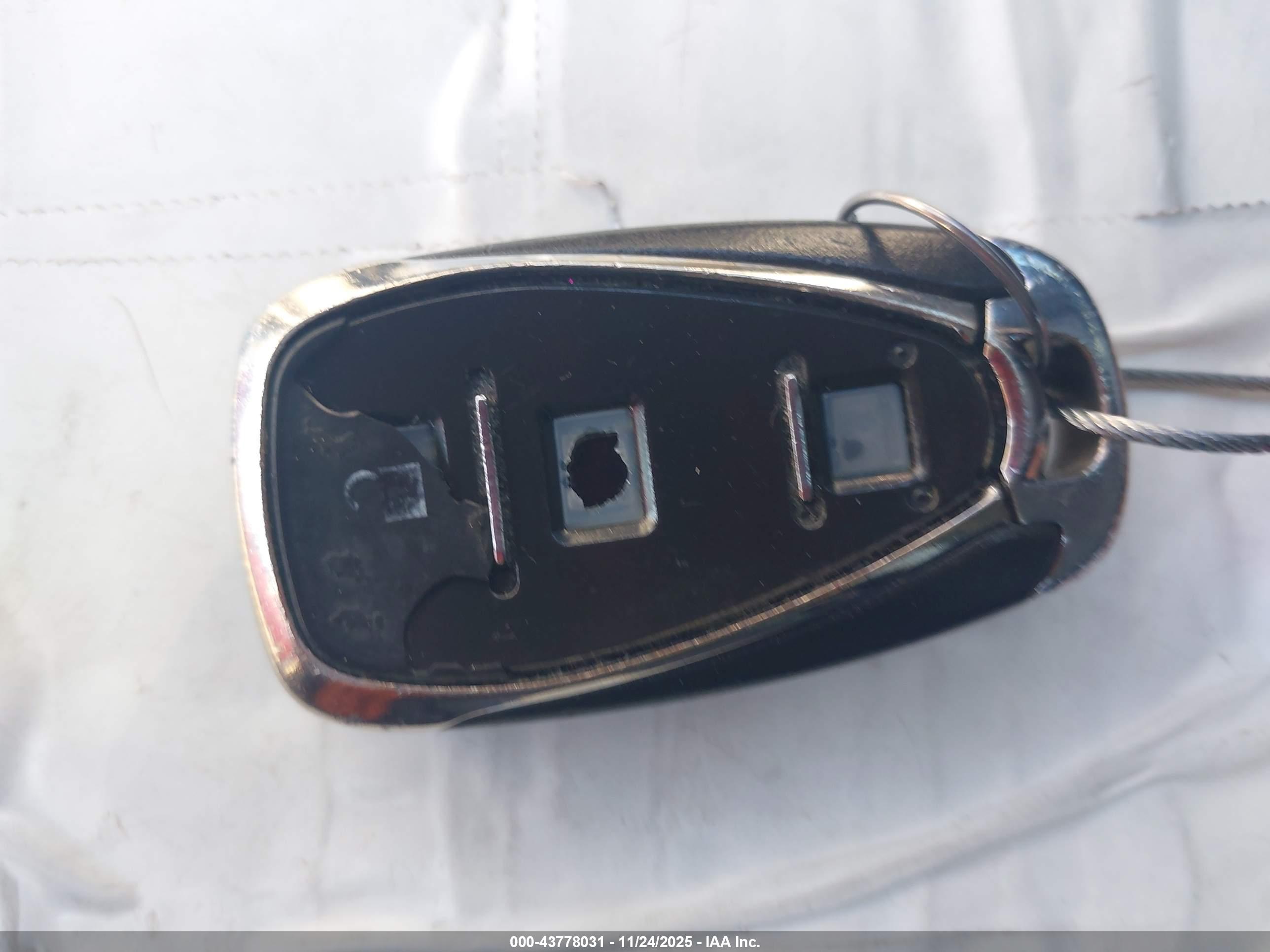 CHEVROLET EQUINOX image 11