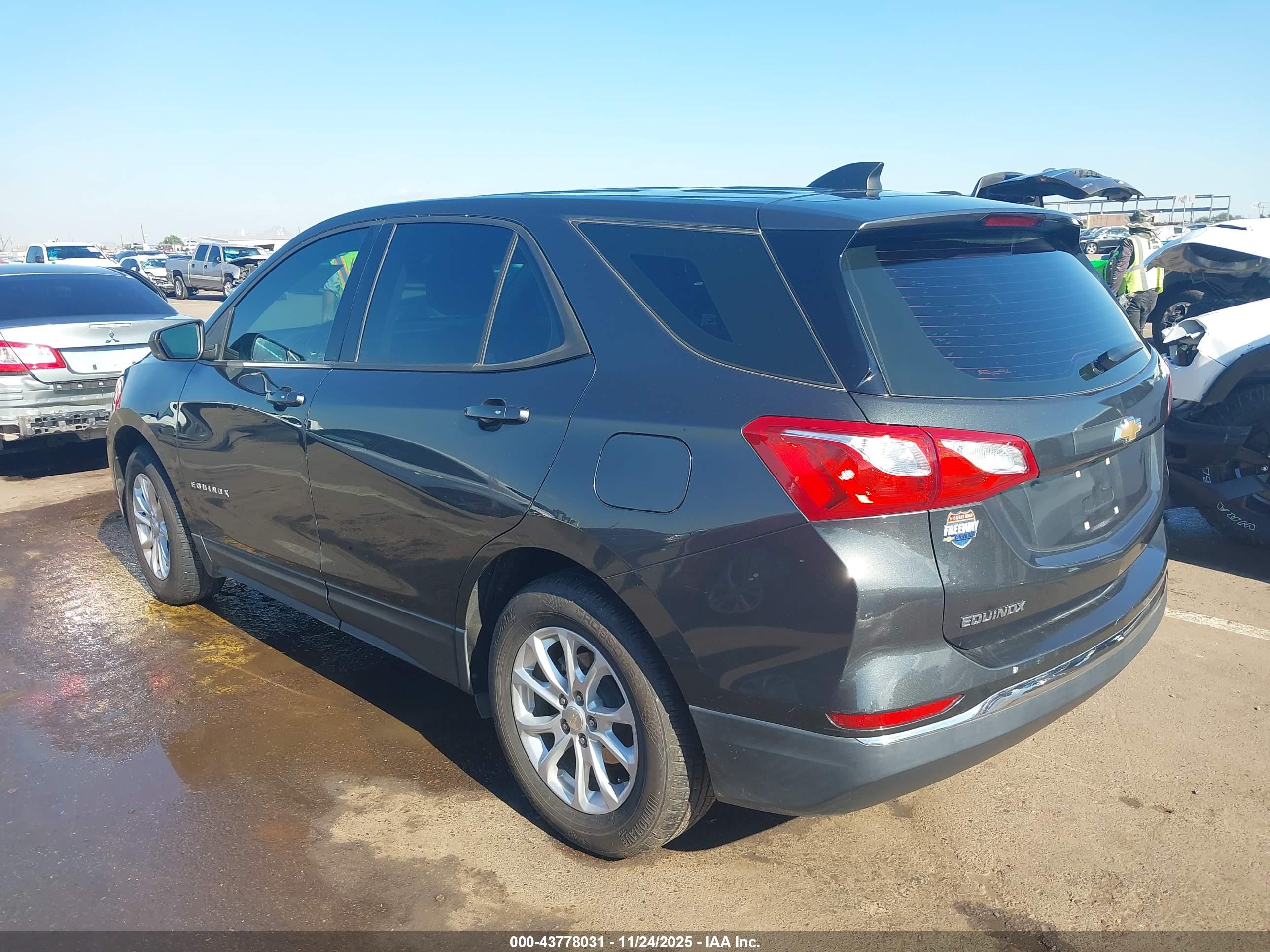CHEVROLET EQUINOX image 3