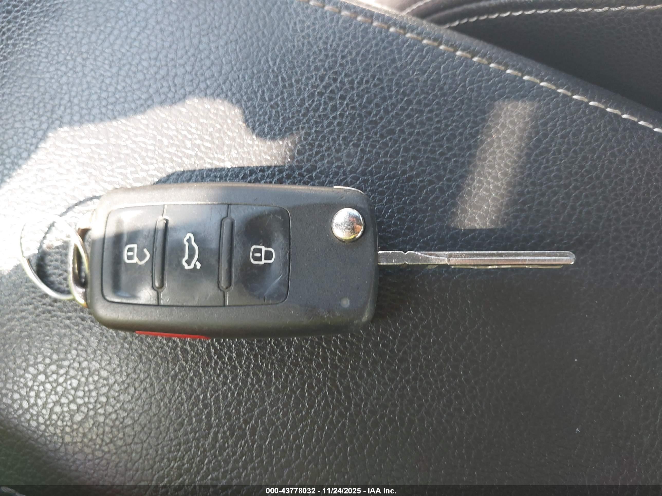 VOLKSWAGEN JETTA image 11
