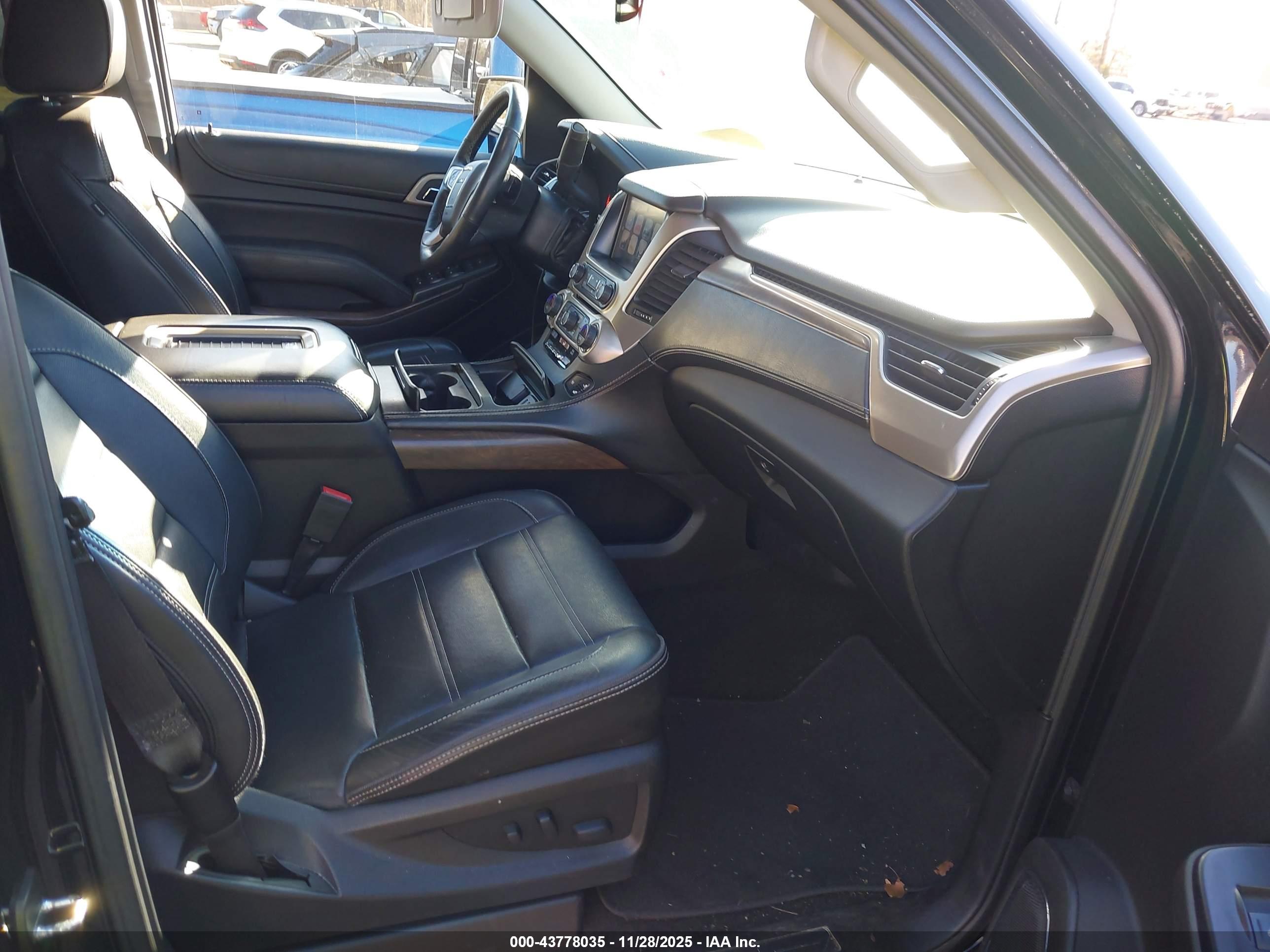 GMC YUKON image 5